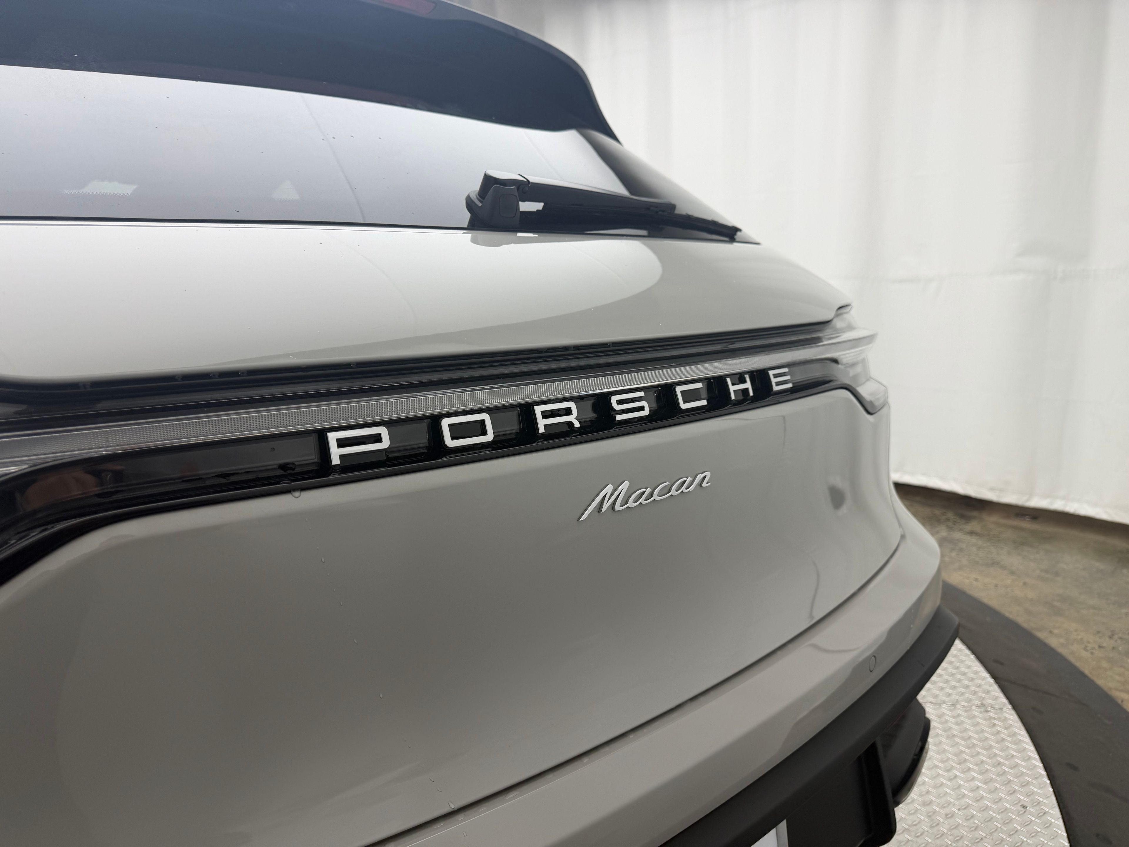 Thumbnail: 2026 Porsche Macan - 11