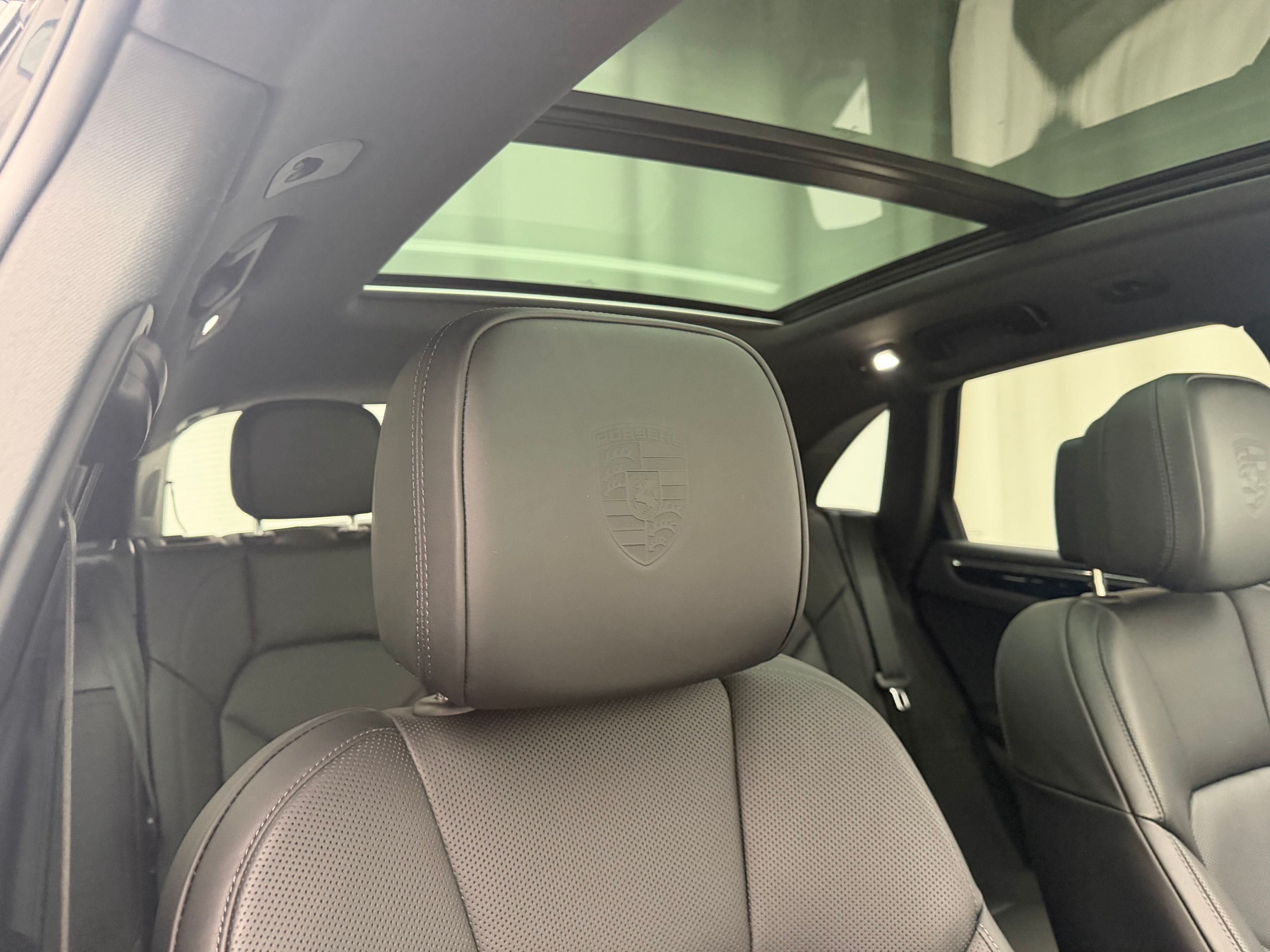 Thumbnail: 2026 Porsche Macan - 23