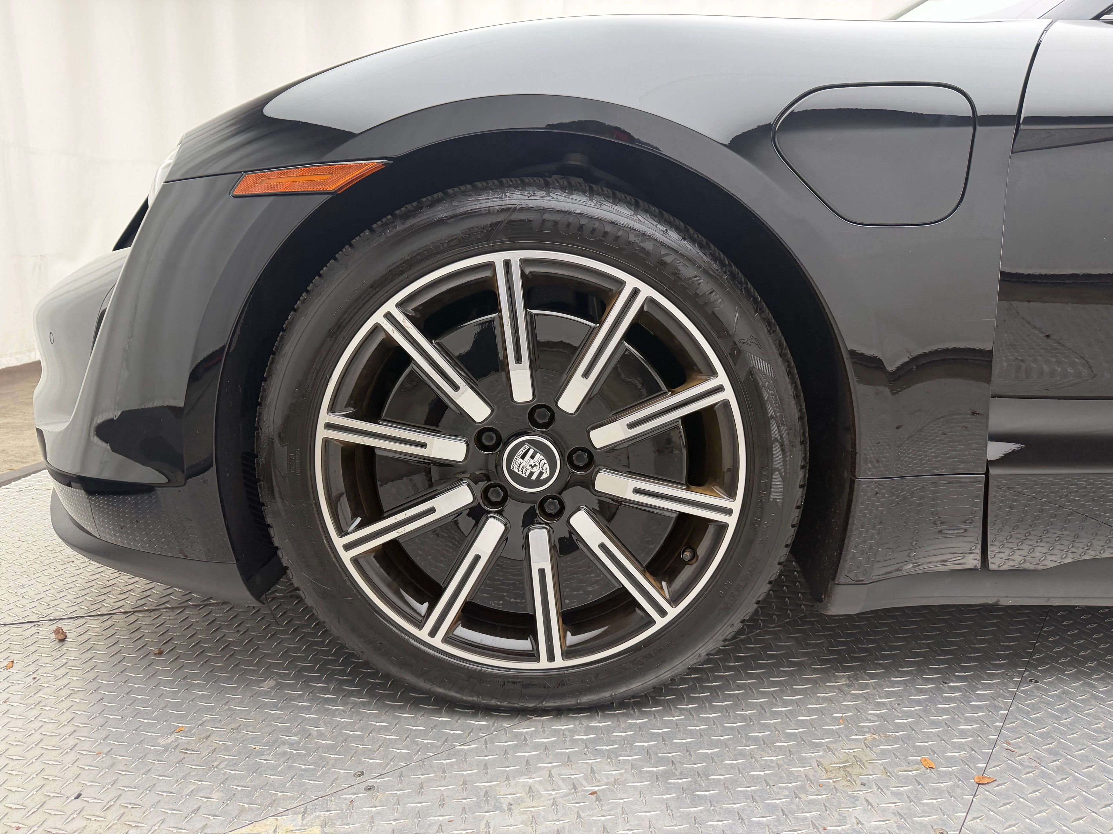 Thumbnail: 2021 Porsche Taycan - 7