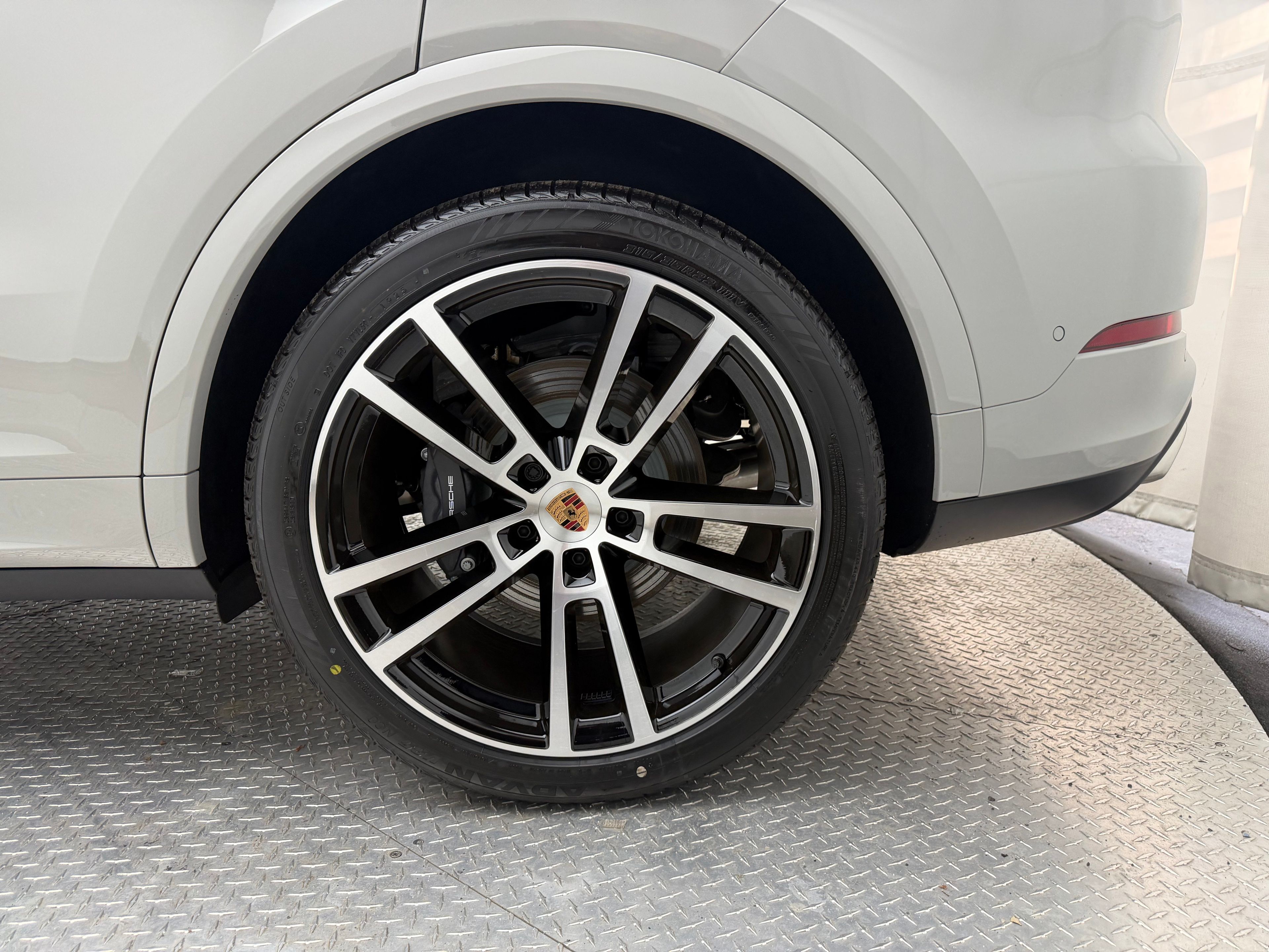 Thumbnail: 2026 Porsche Cayenne - 9