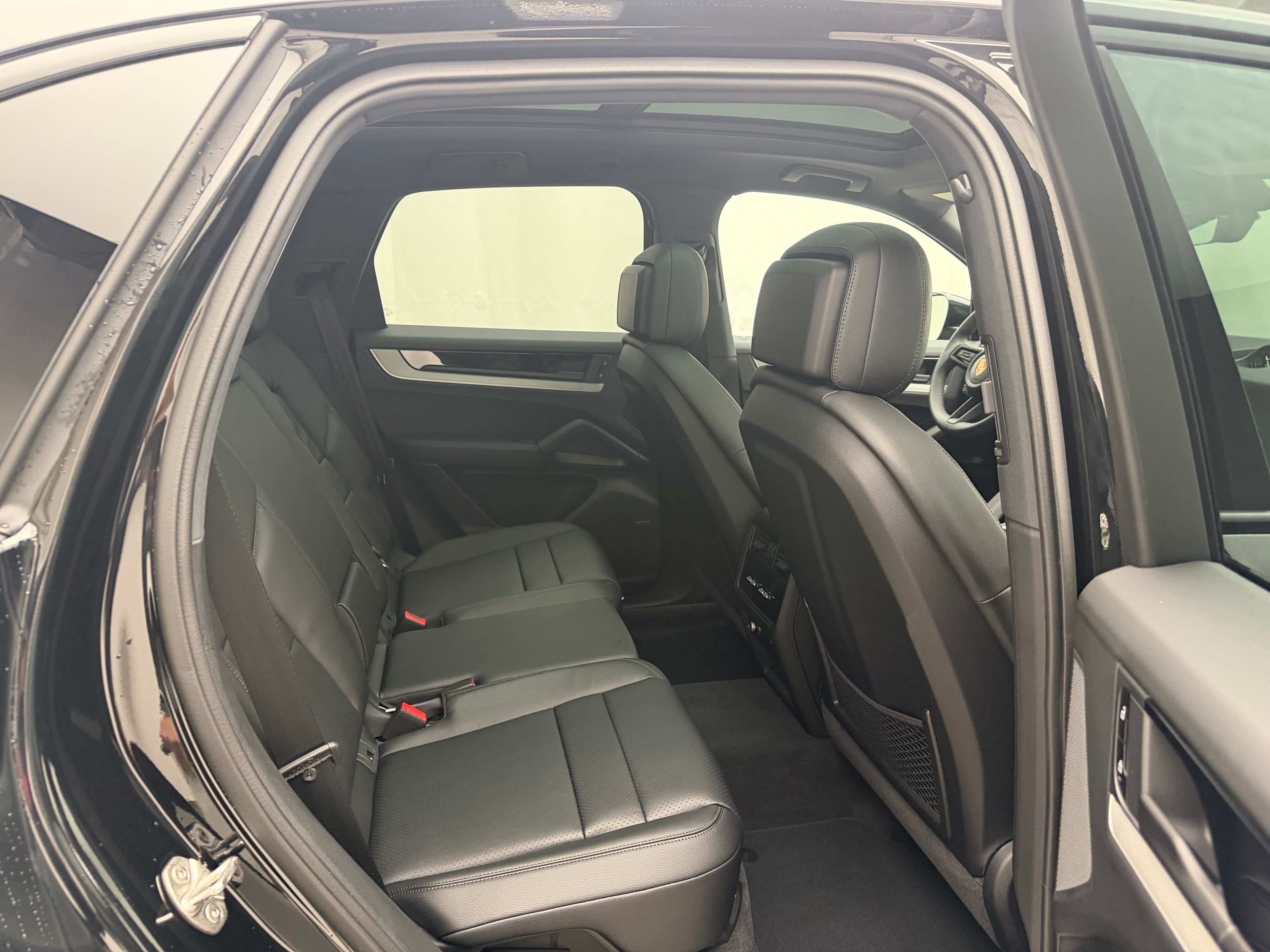 Thumbnail: 2026 Porsche Cayenne - 28