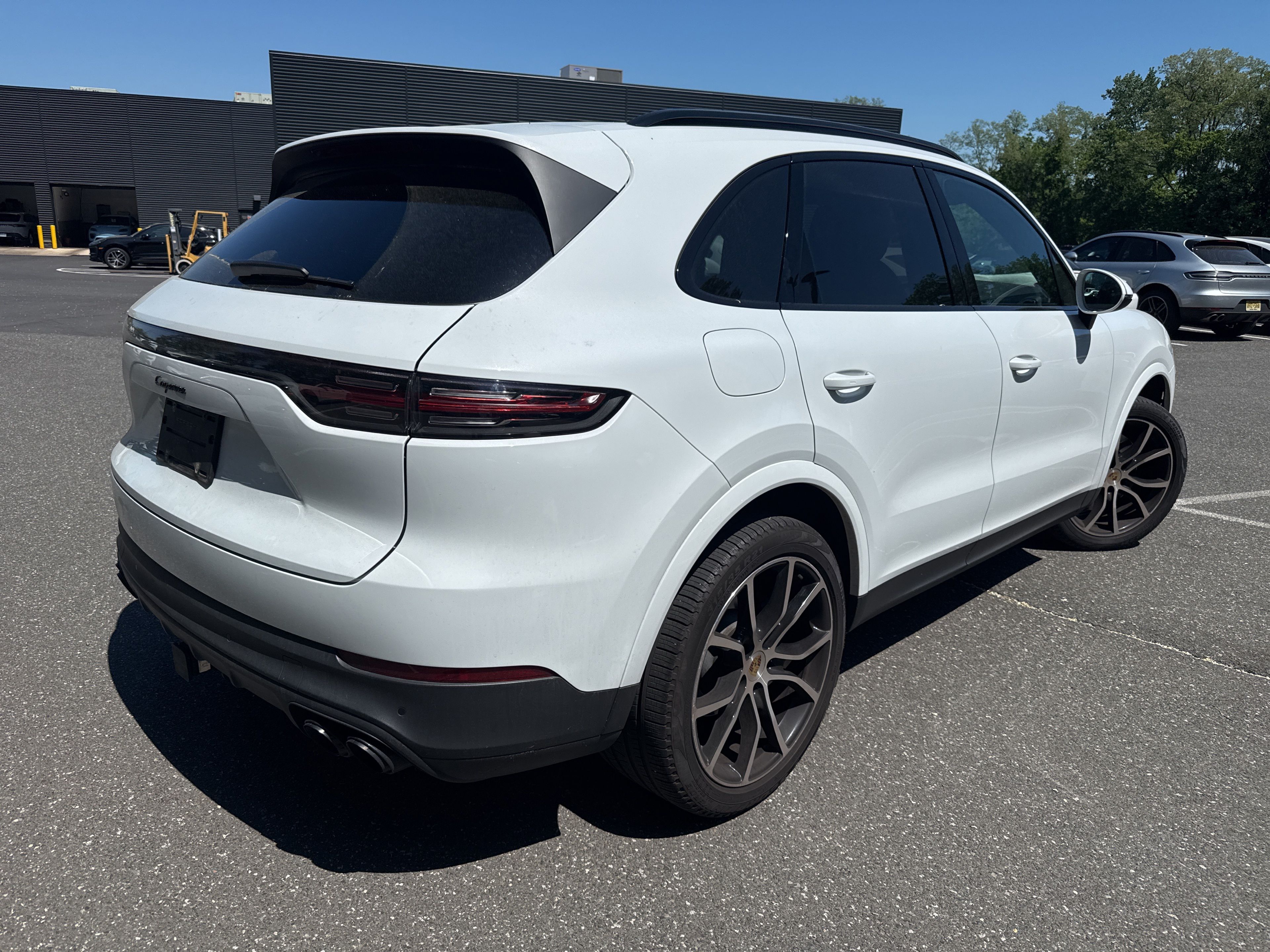 Thumbnail: 2023 Porsche Cayenne - 3