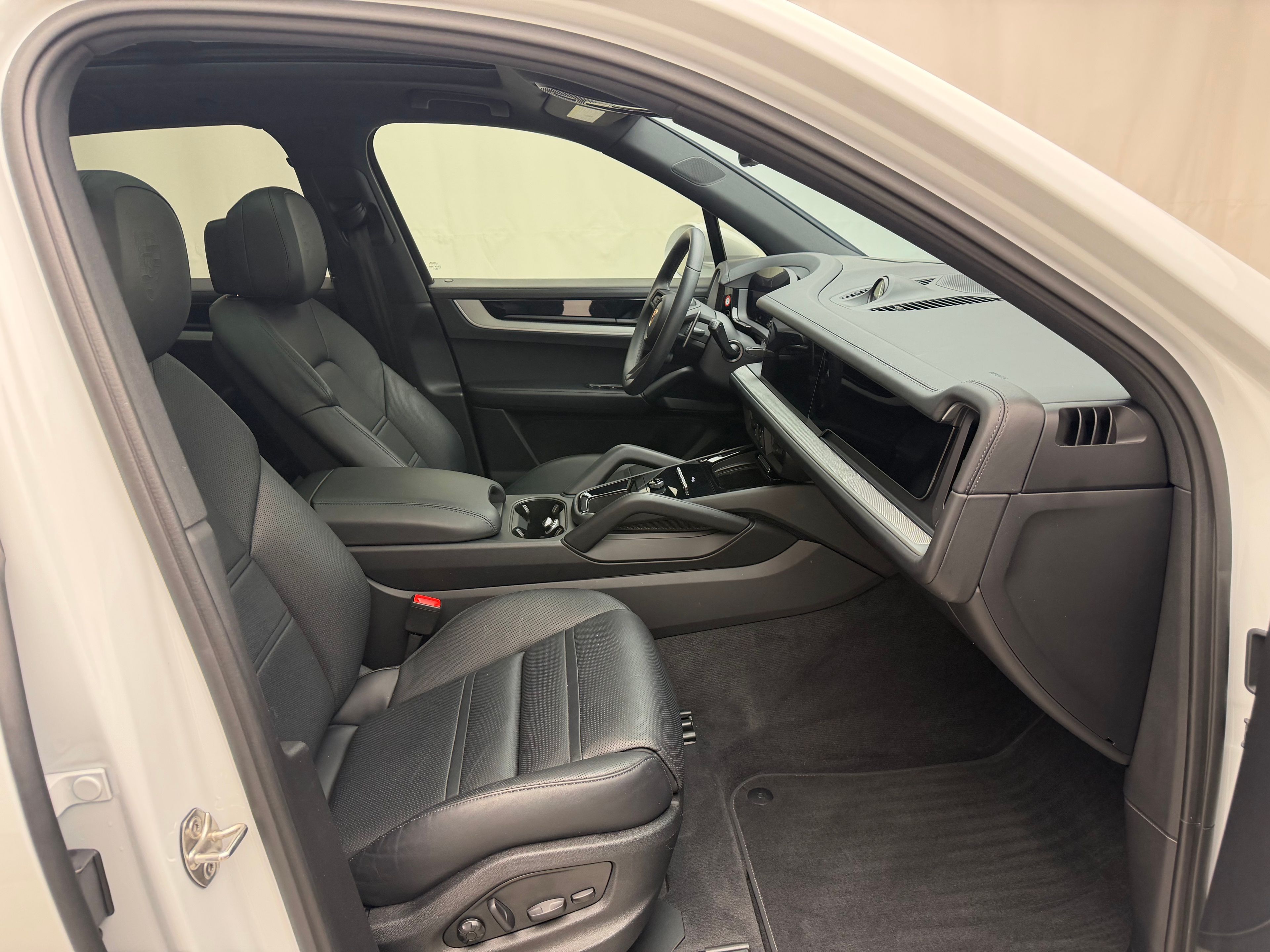 Thumbnail: 2025 Porsche Cayenne - 19