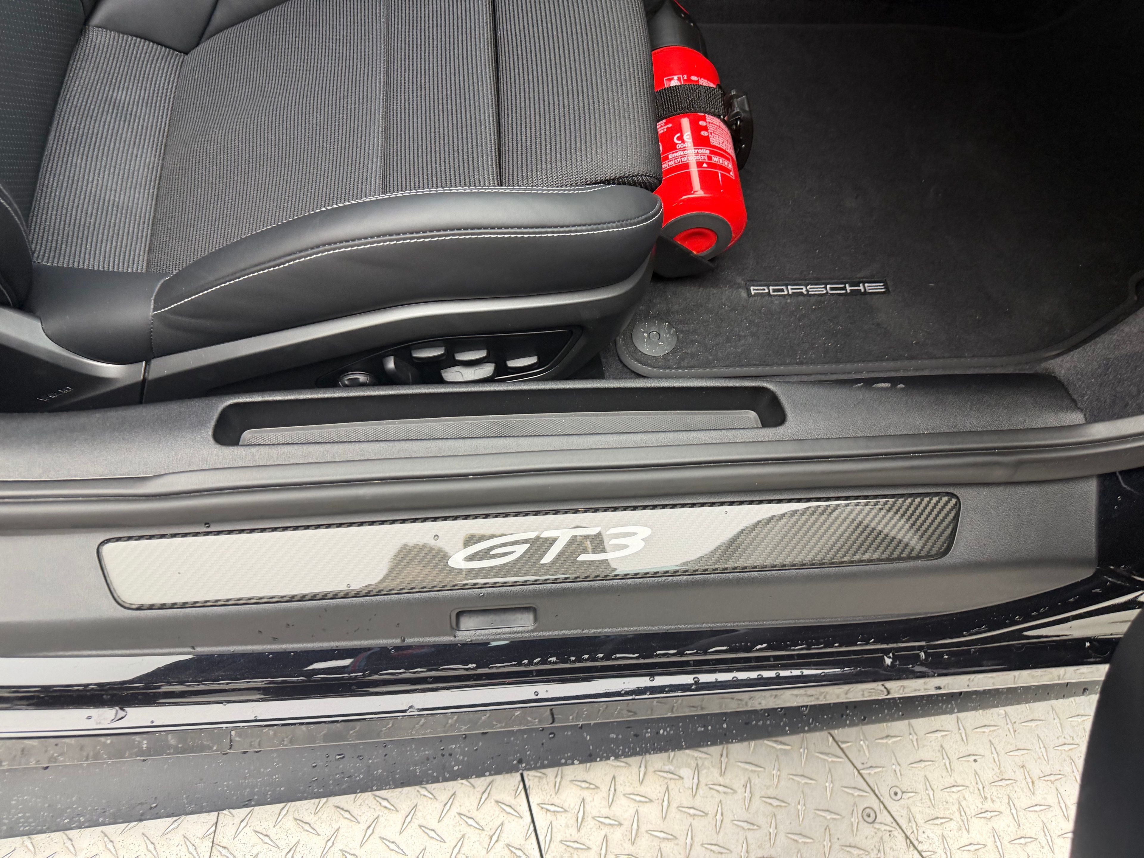 Thumbnail: 2022 Porsche 911 - 23