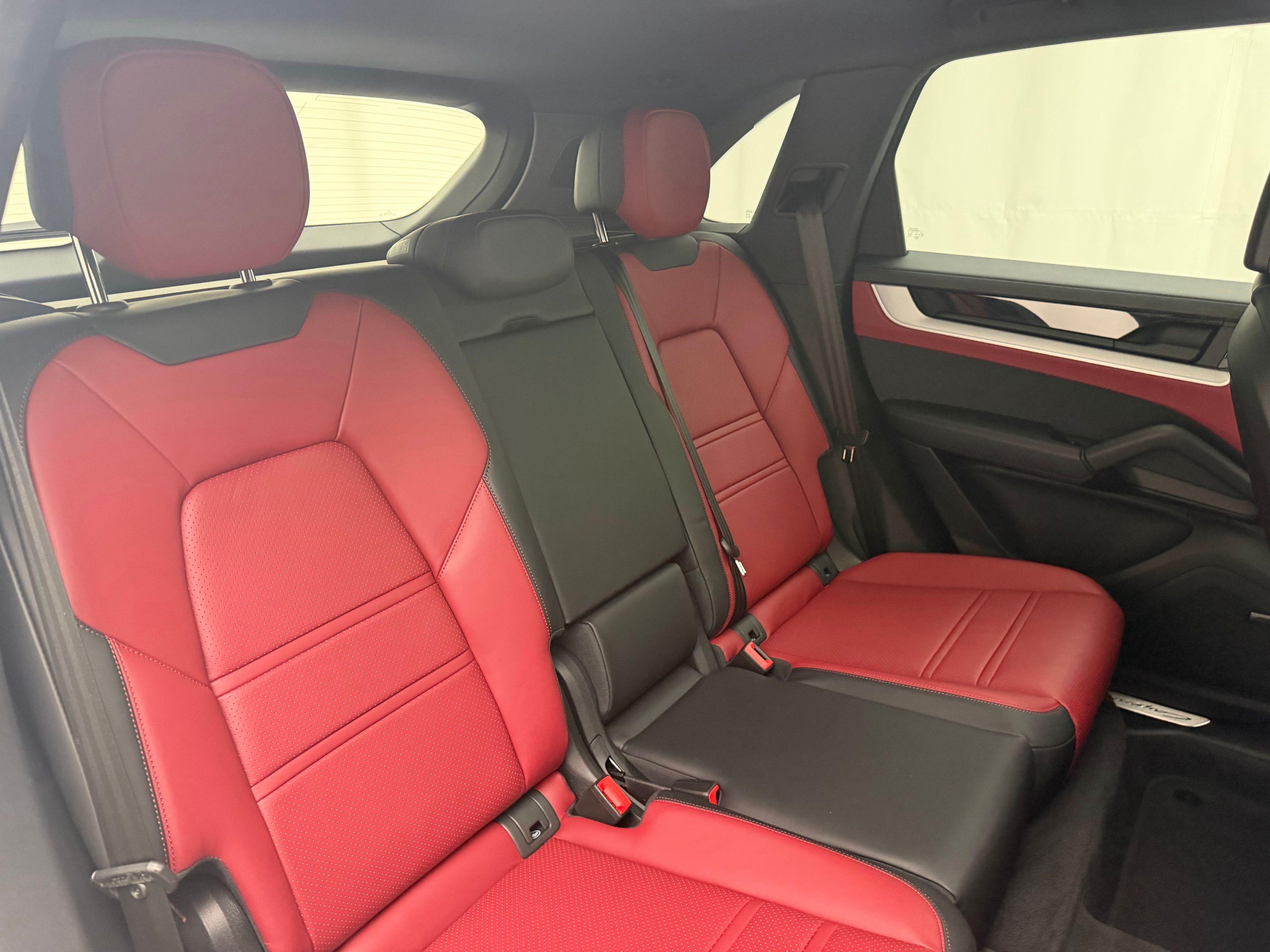 Thumbnail: 2026 Porsche Cayenne - 26