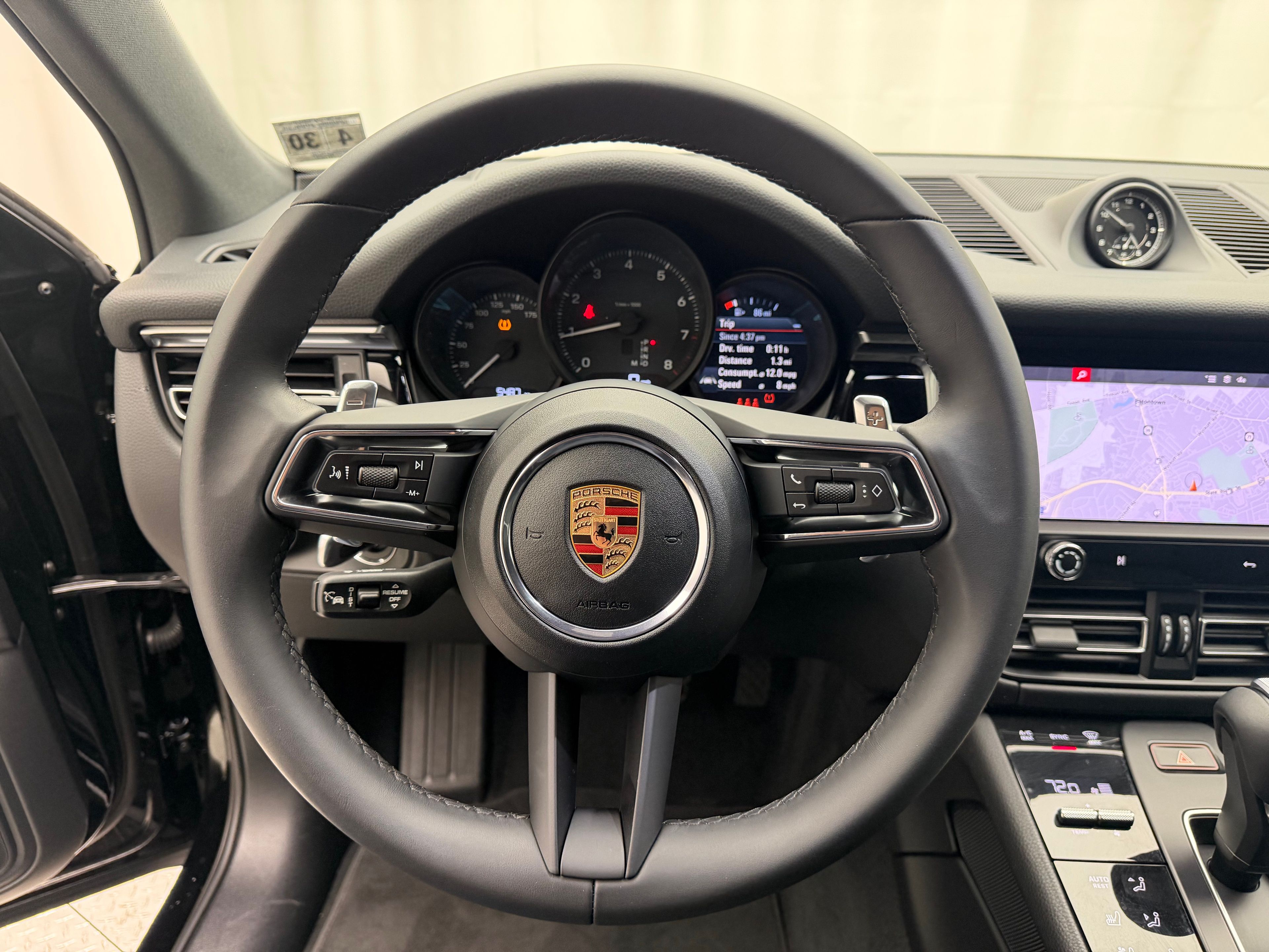 Thumbnail: 2025 Porsche Macan - 6