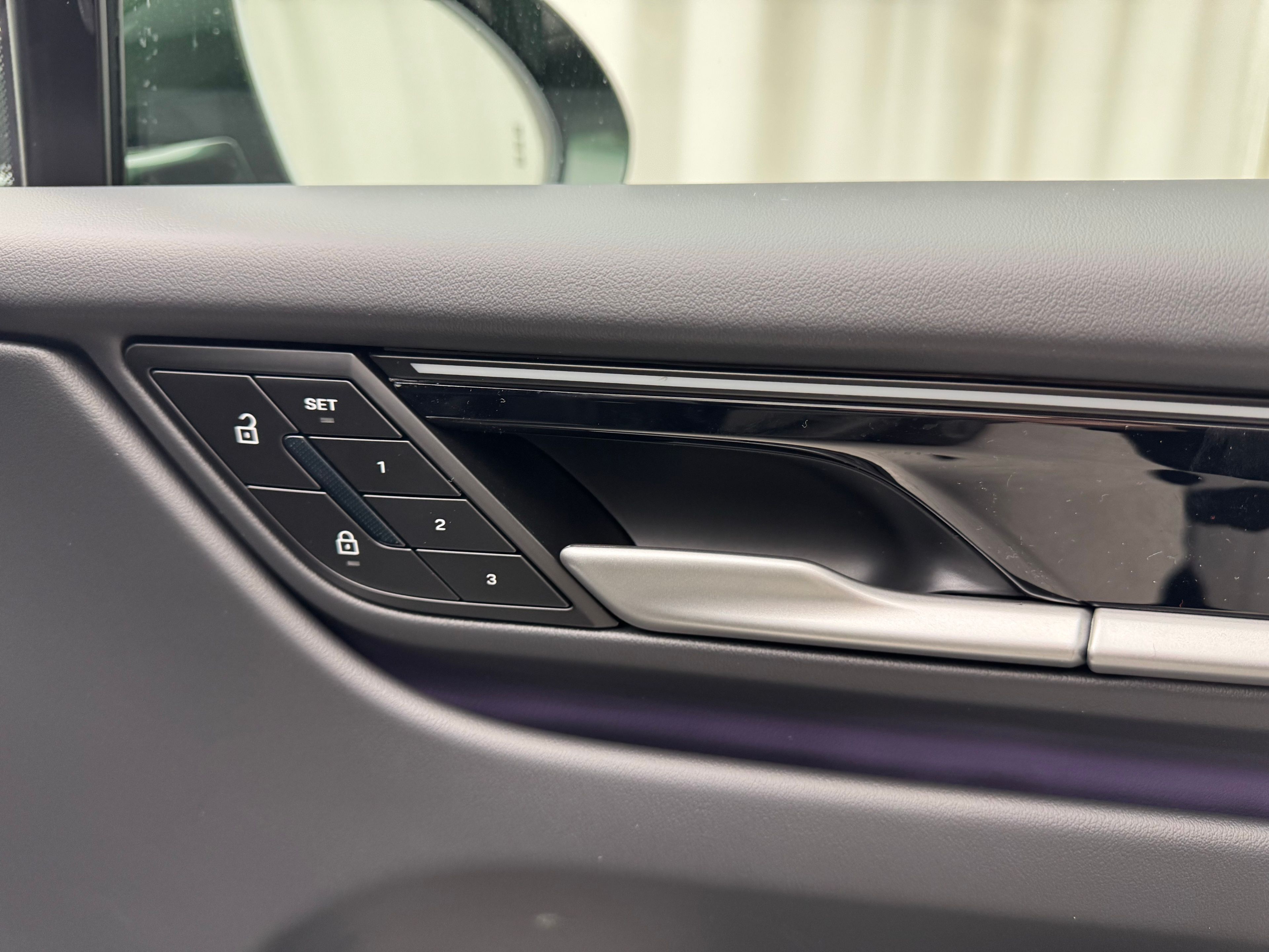 Thumbnail: 2026 Porsche Macan - 23