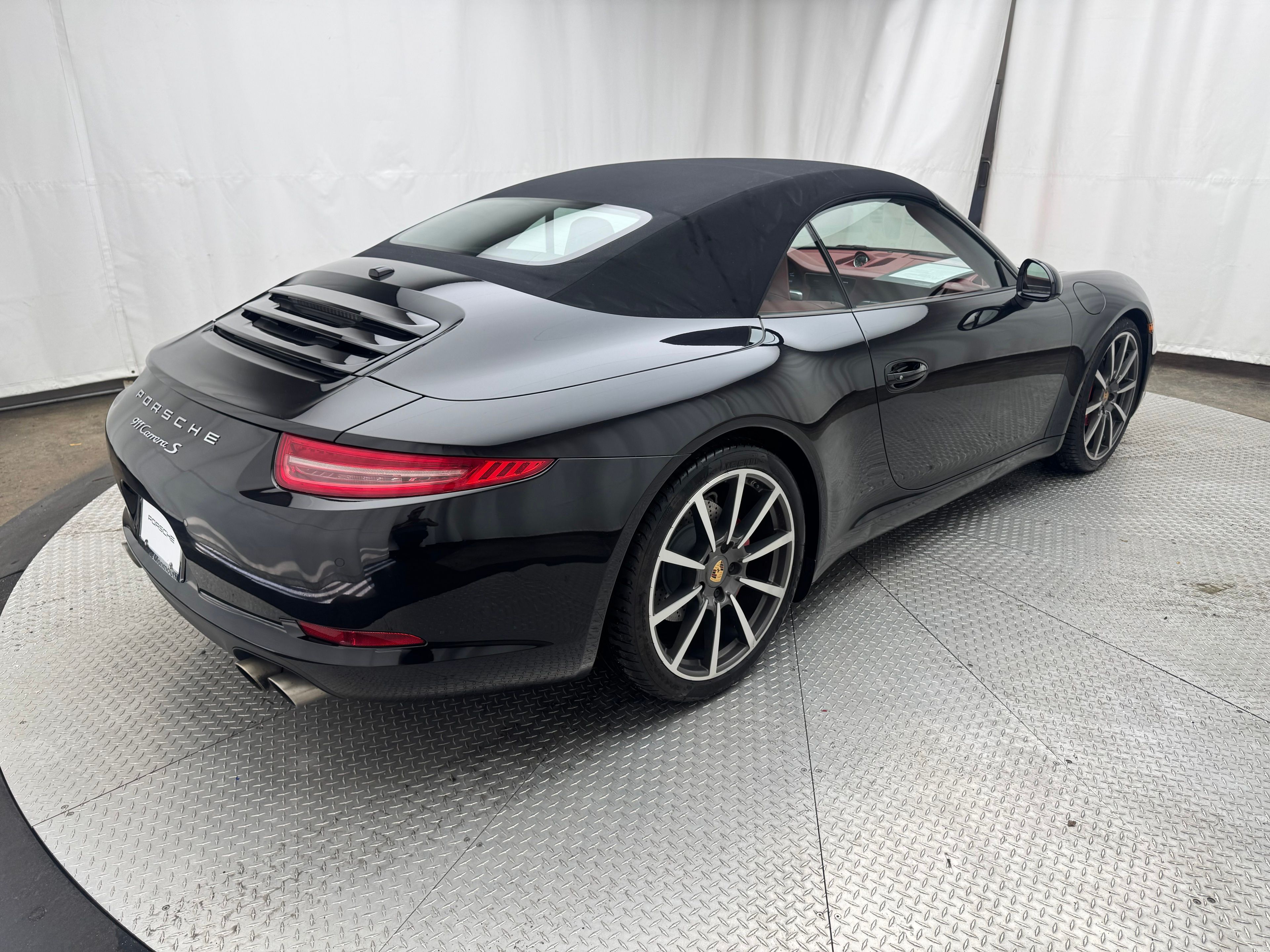 Thumbnail: 2013 Porsche 911 - 14