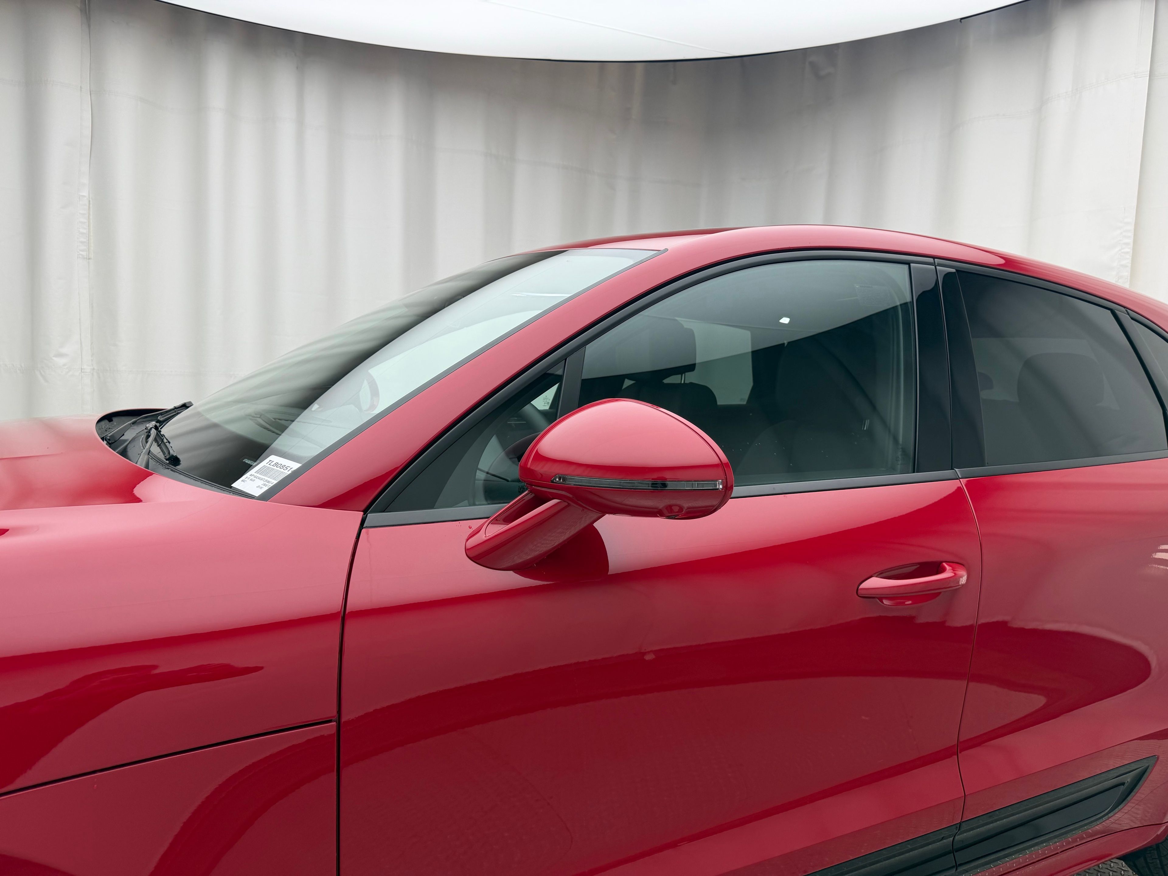 Thumbnail: 2026 Porsche Macan - 8