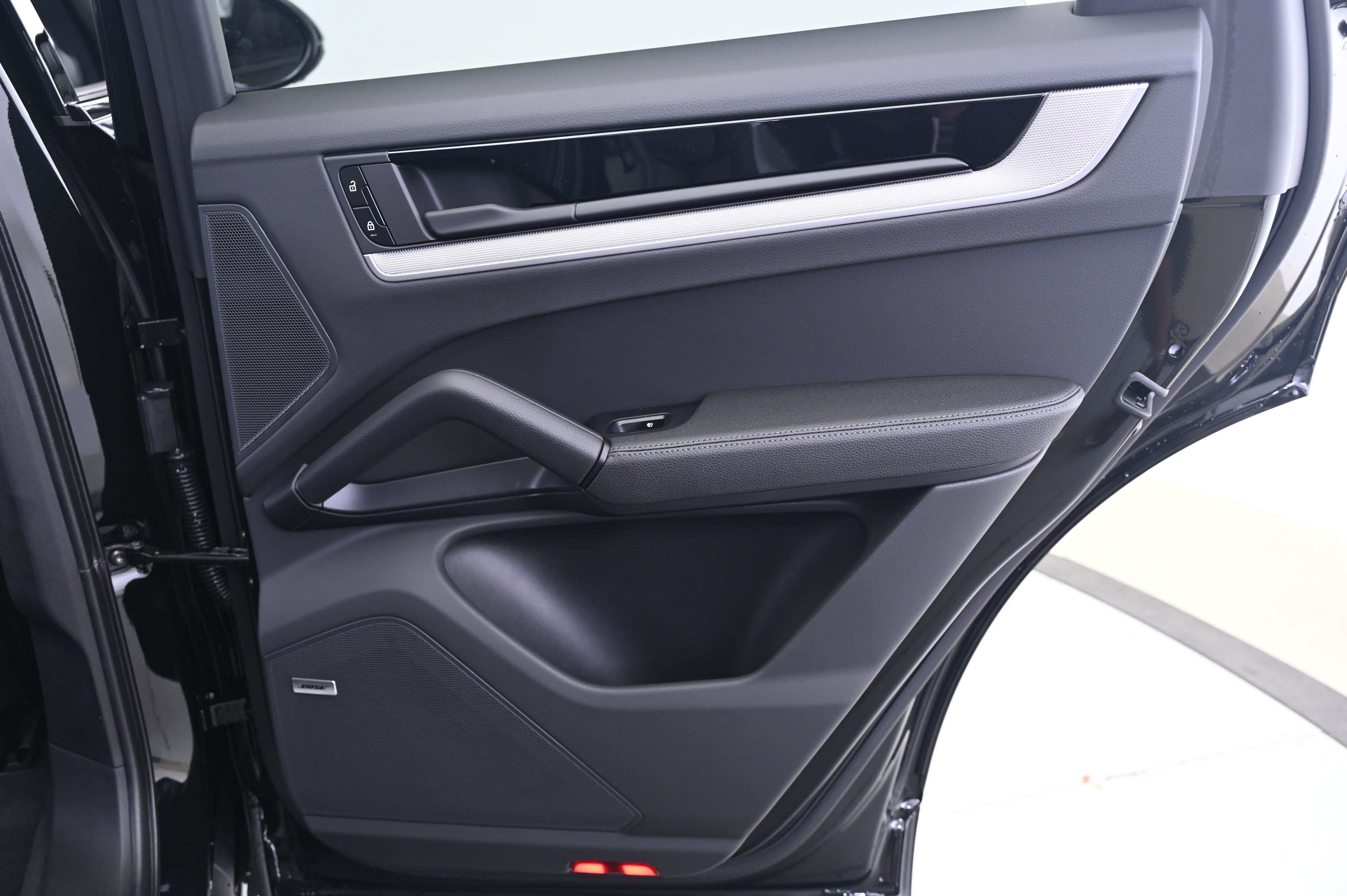 Thumbnail: 2025 Porsche Cayenne - 16