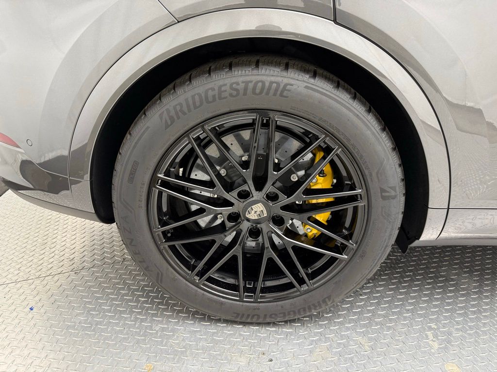 Thumbnail: 2025 Porsche Cayenne - 19