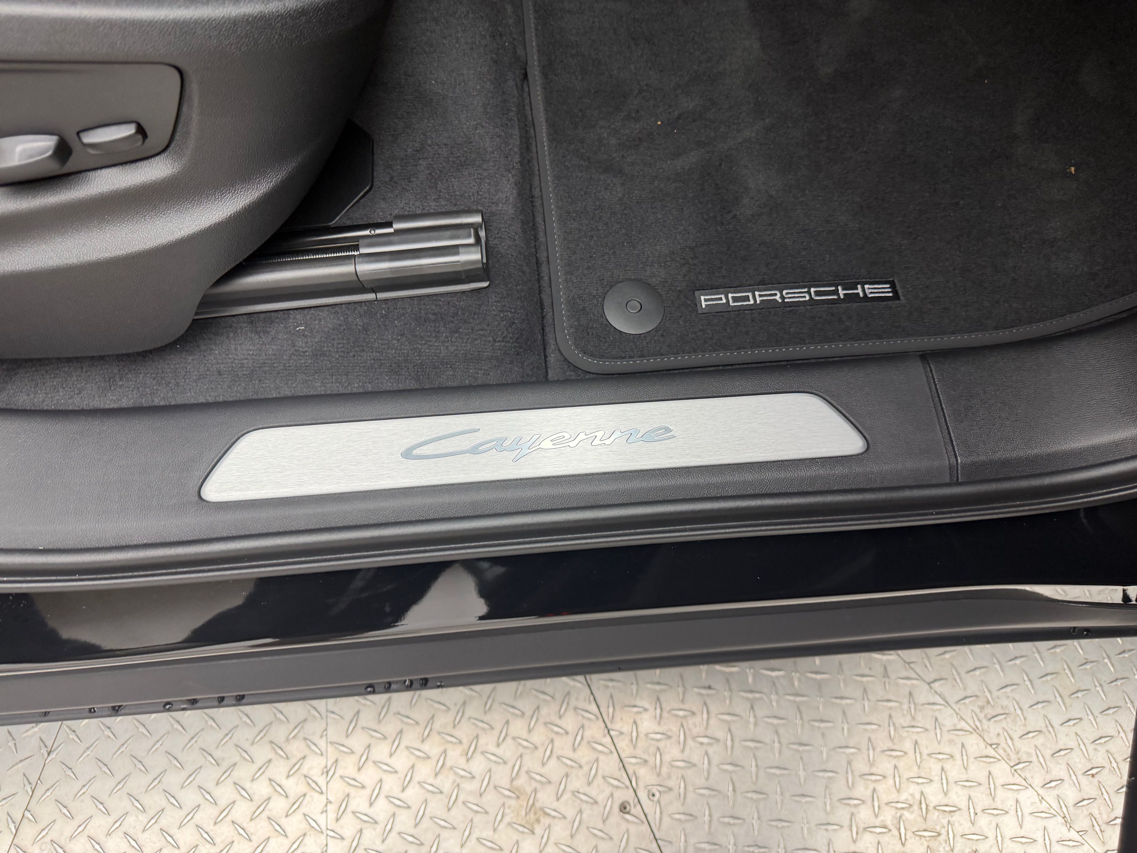 Thumbnail: 2026 Porsche Cayenne - 23