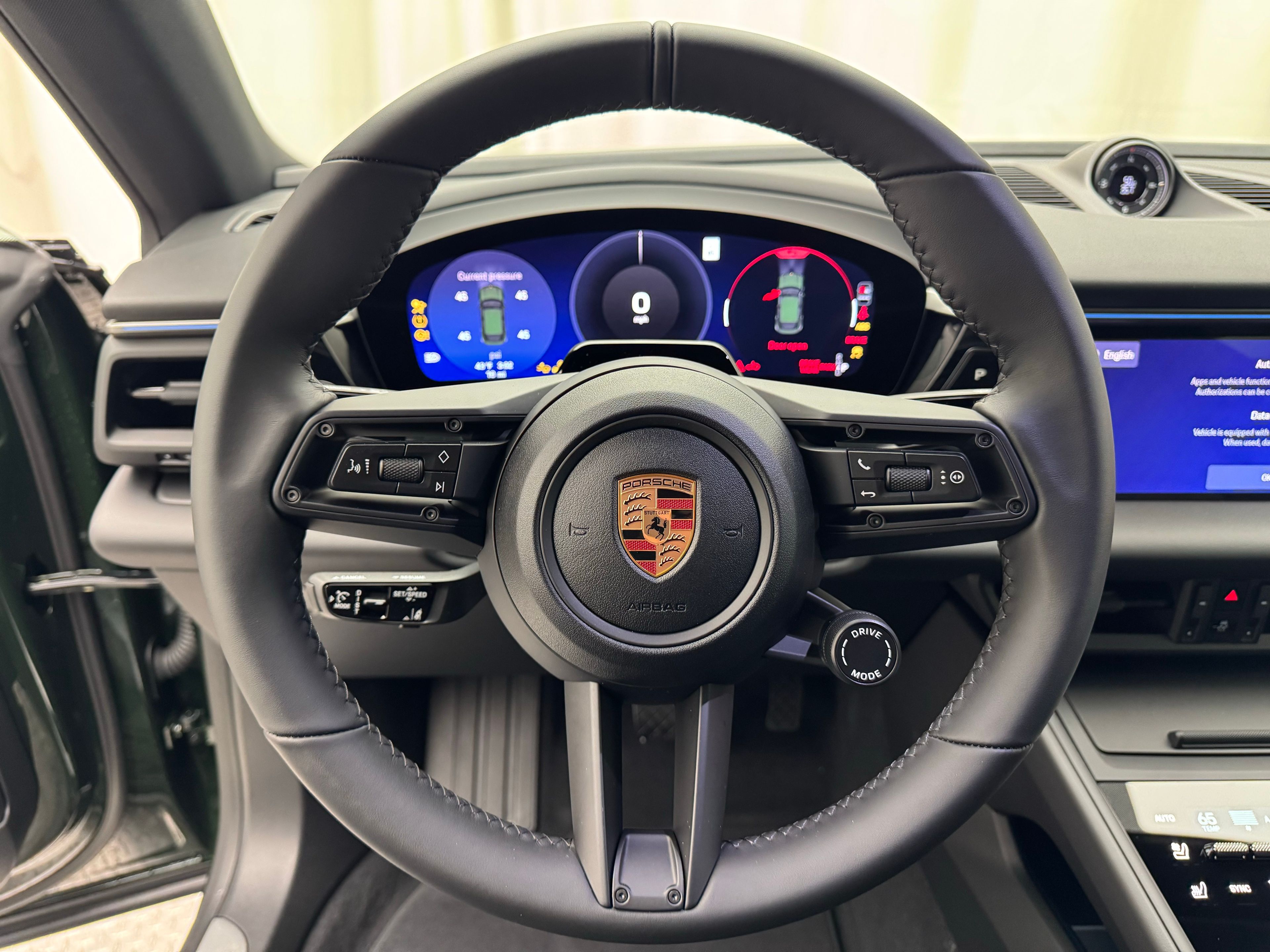 Thumbnail: 2026 Porsche Macan - 6