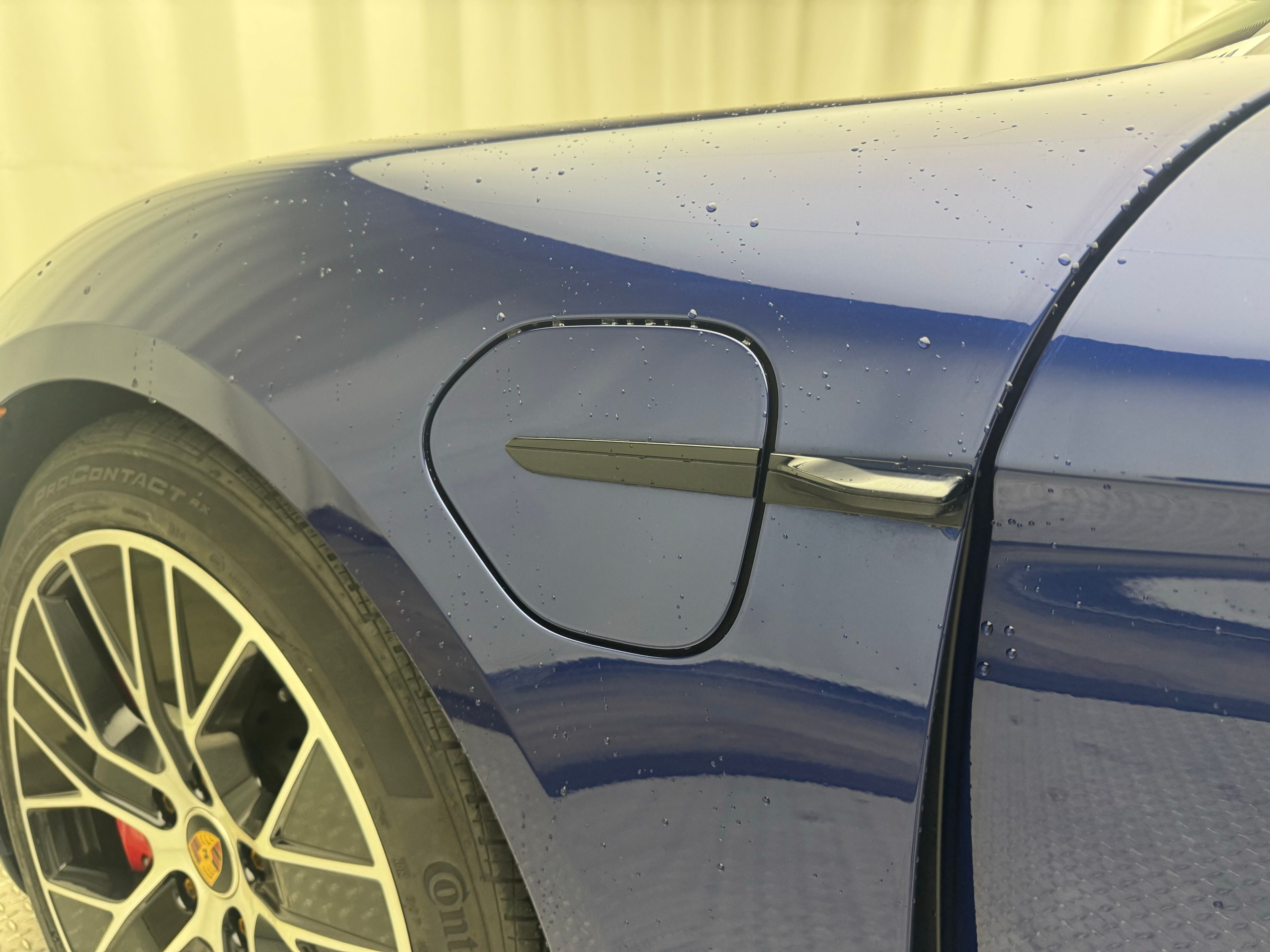 Thumbnail: 2023 Porsche Taycan - 9