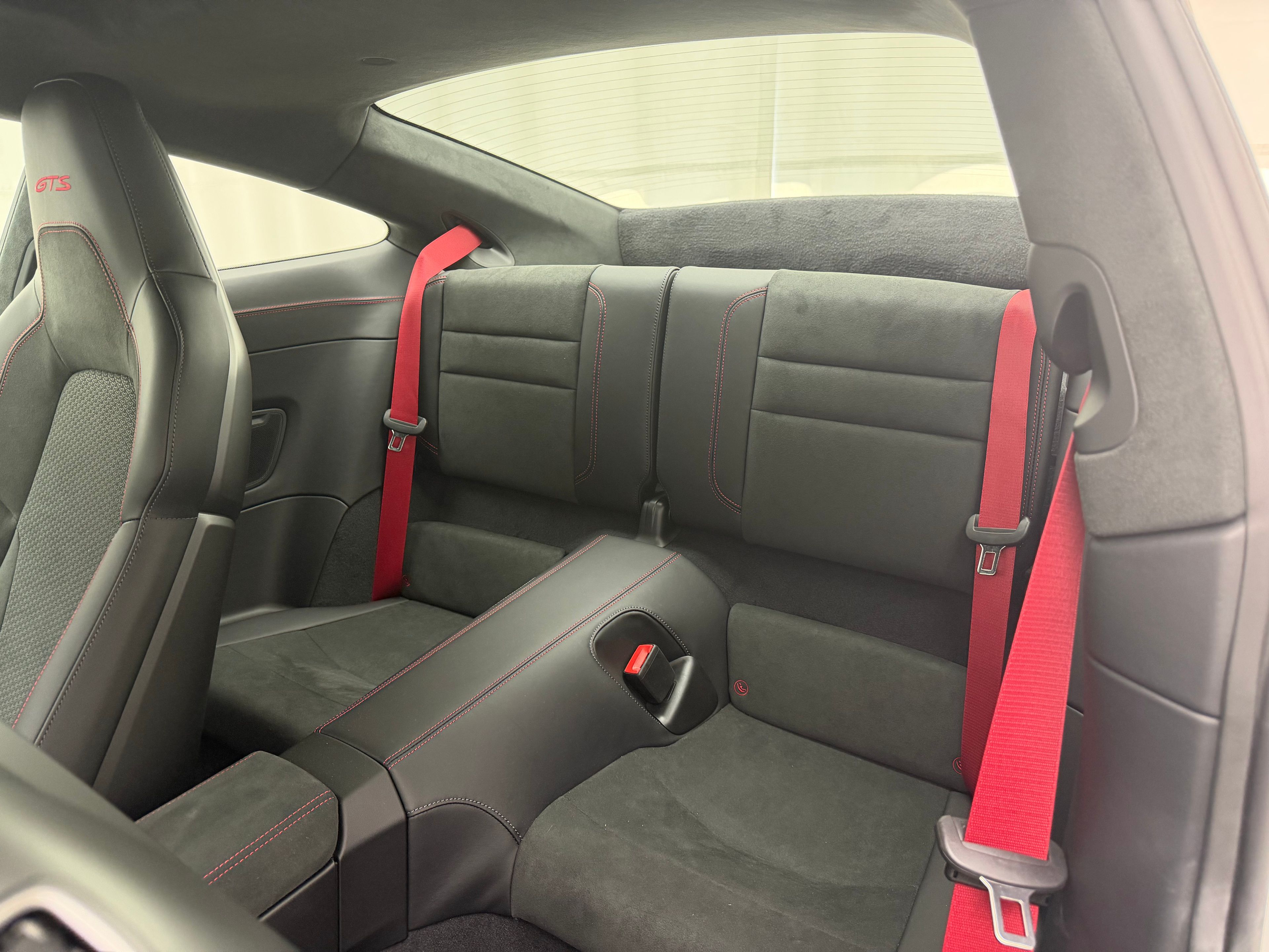 Thumbnail: 2026 Porsche 911 - 31