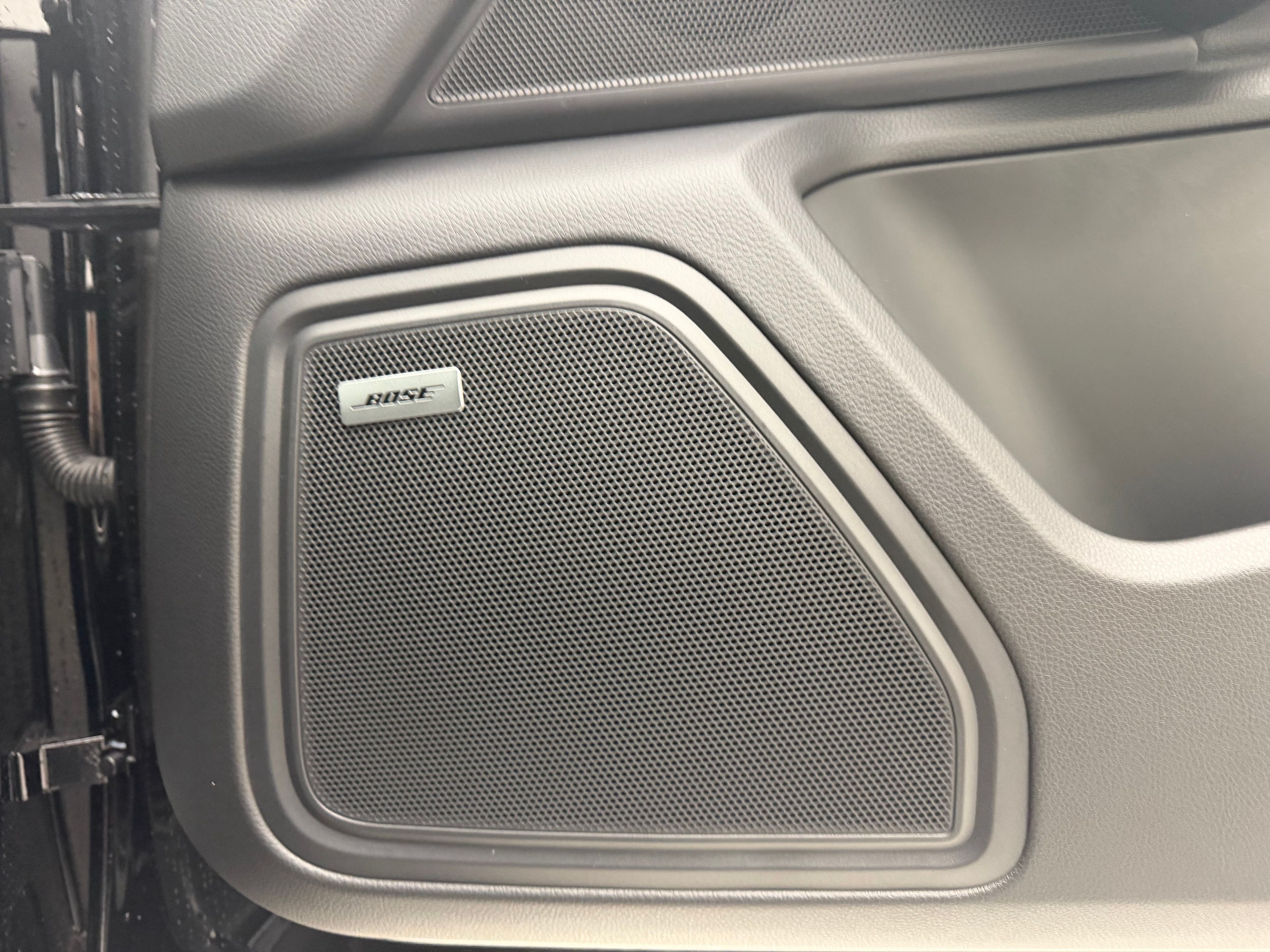 Thumbnail: 2026 Porsche Macan - 19