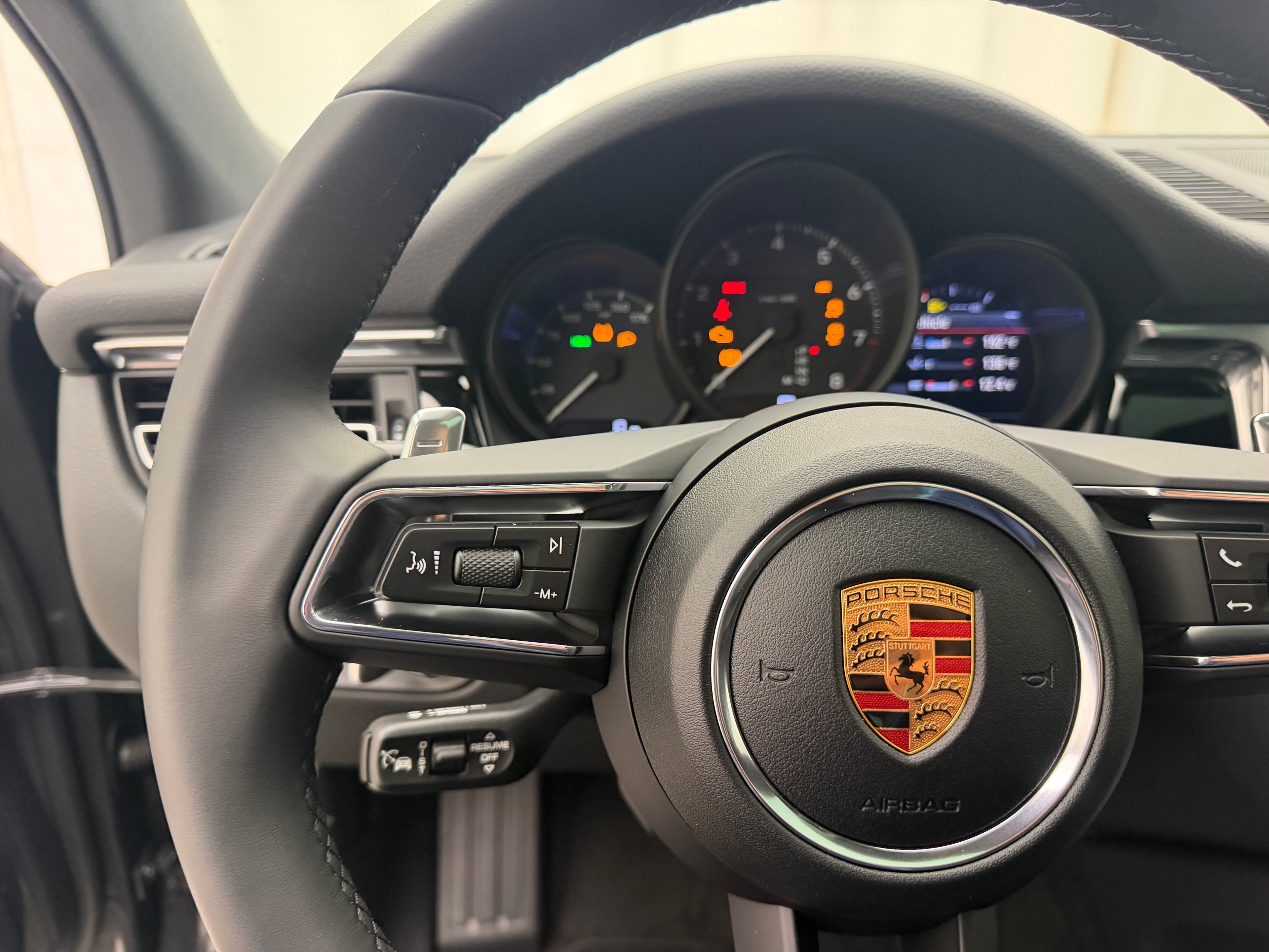 Thumbnail: 2026 Porsche Macan - 28