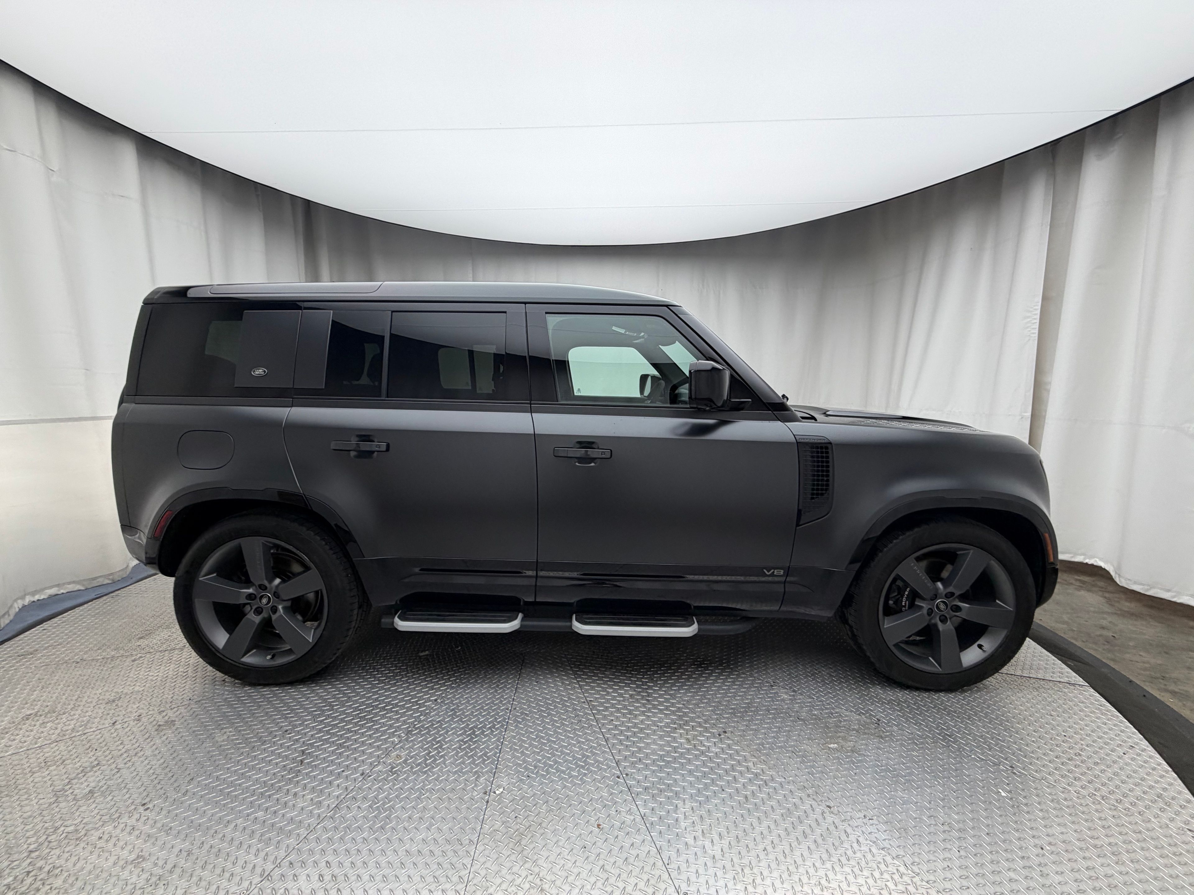 Thumbnail: 2023 Land Rover Defender - 15