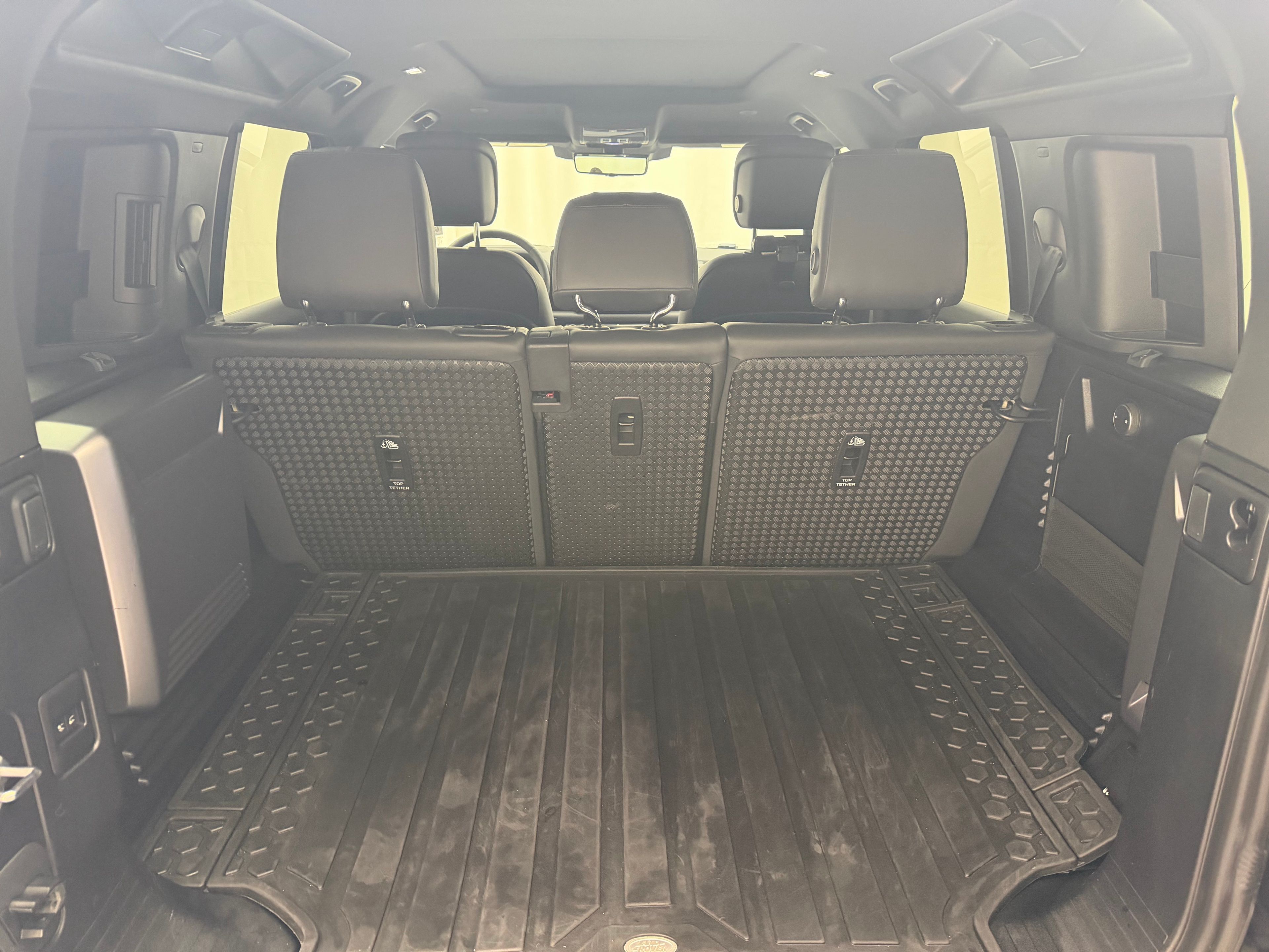 Thumbnail: 2023 Land Rover Defender - 27