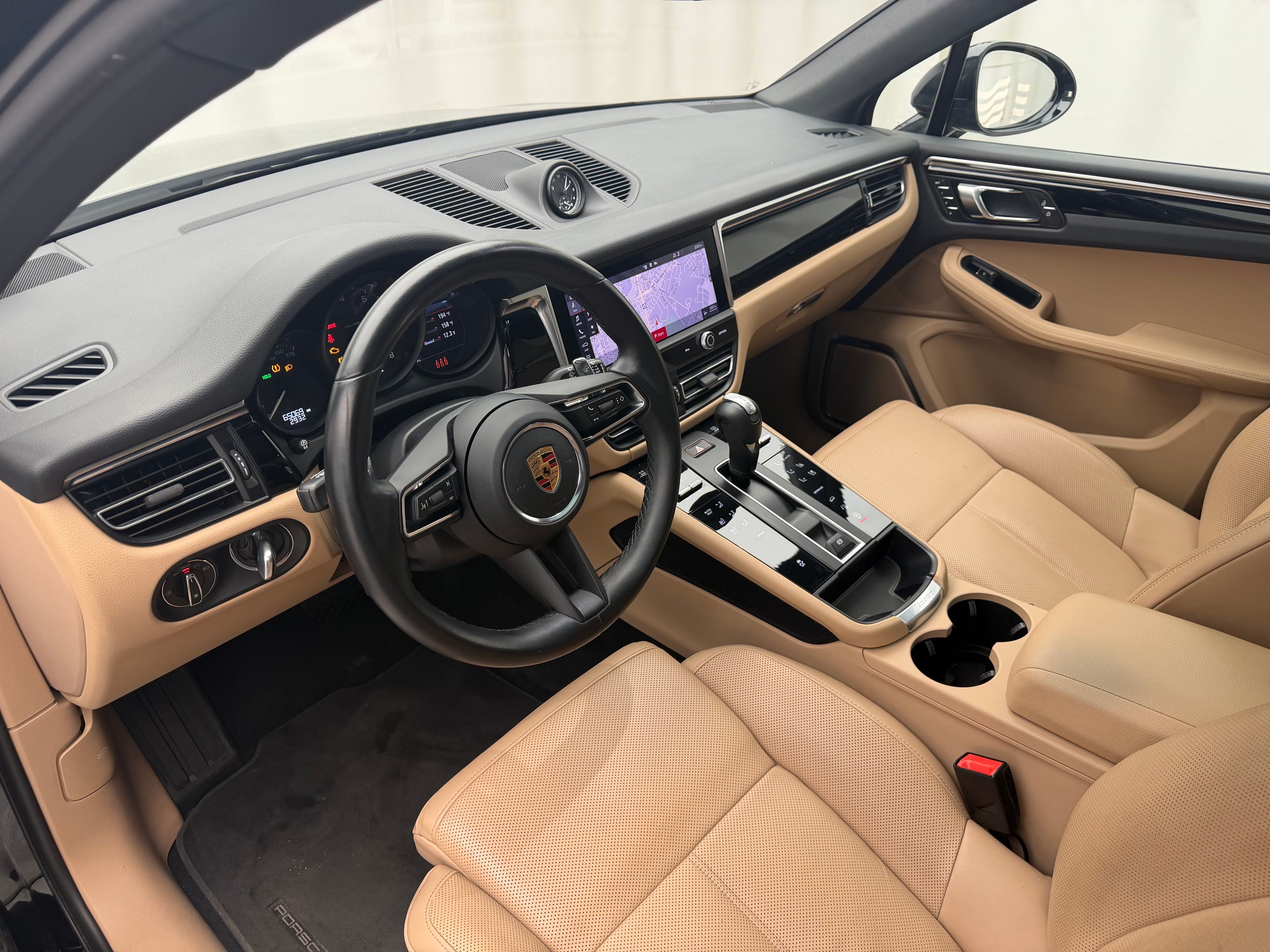 Thumbnail: 2023 Porsche Macan - 4