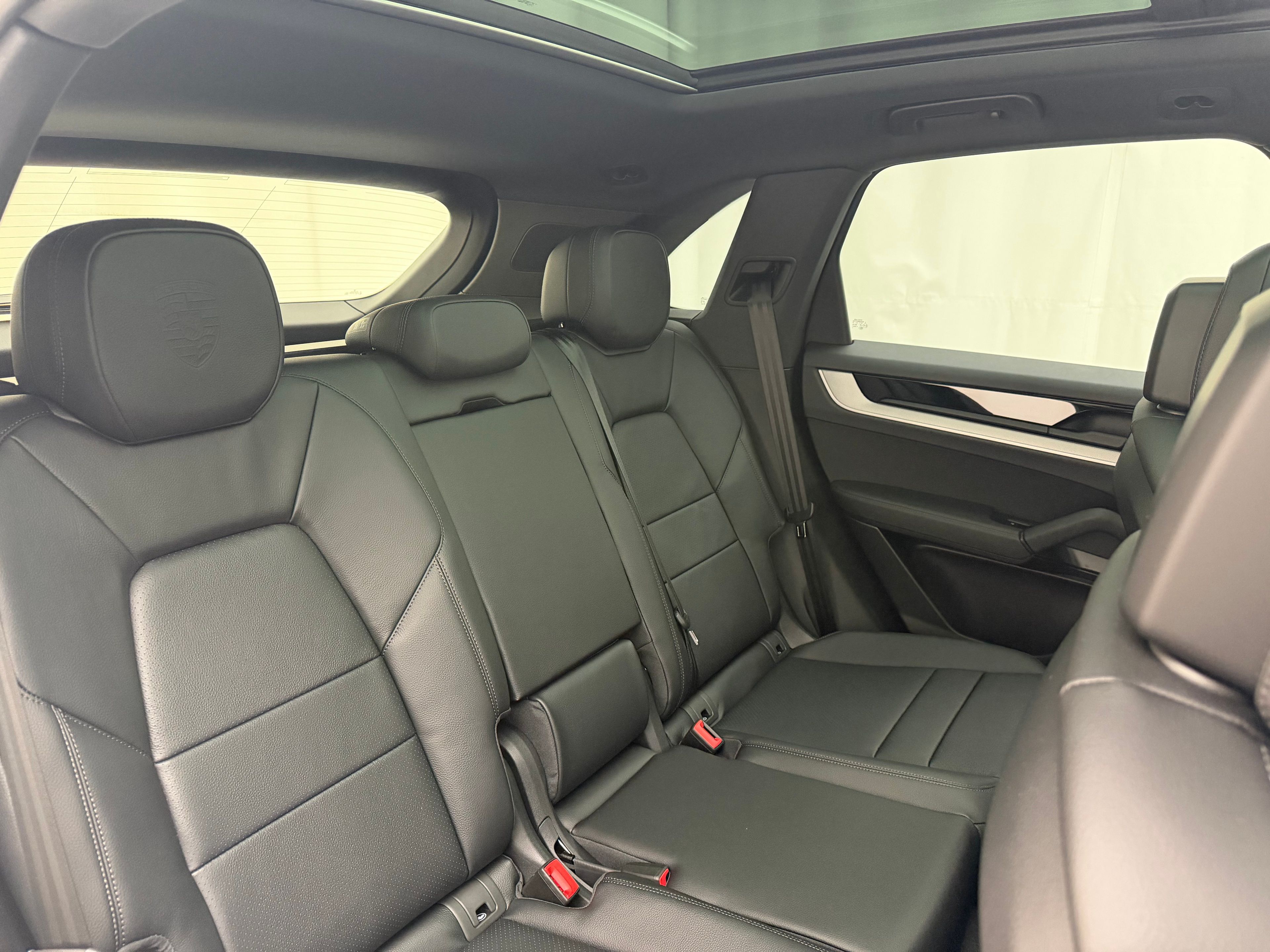 Thumbnail: 2026 Porsche Cayenne - 26