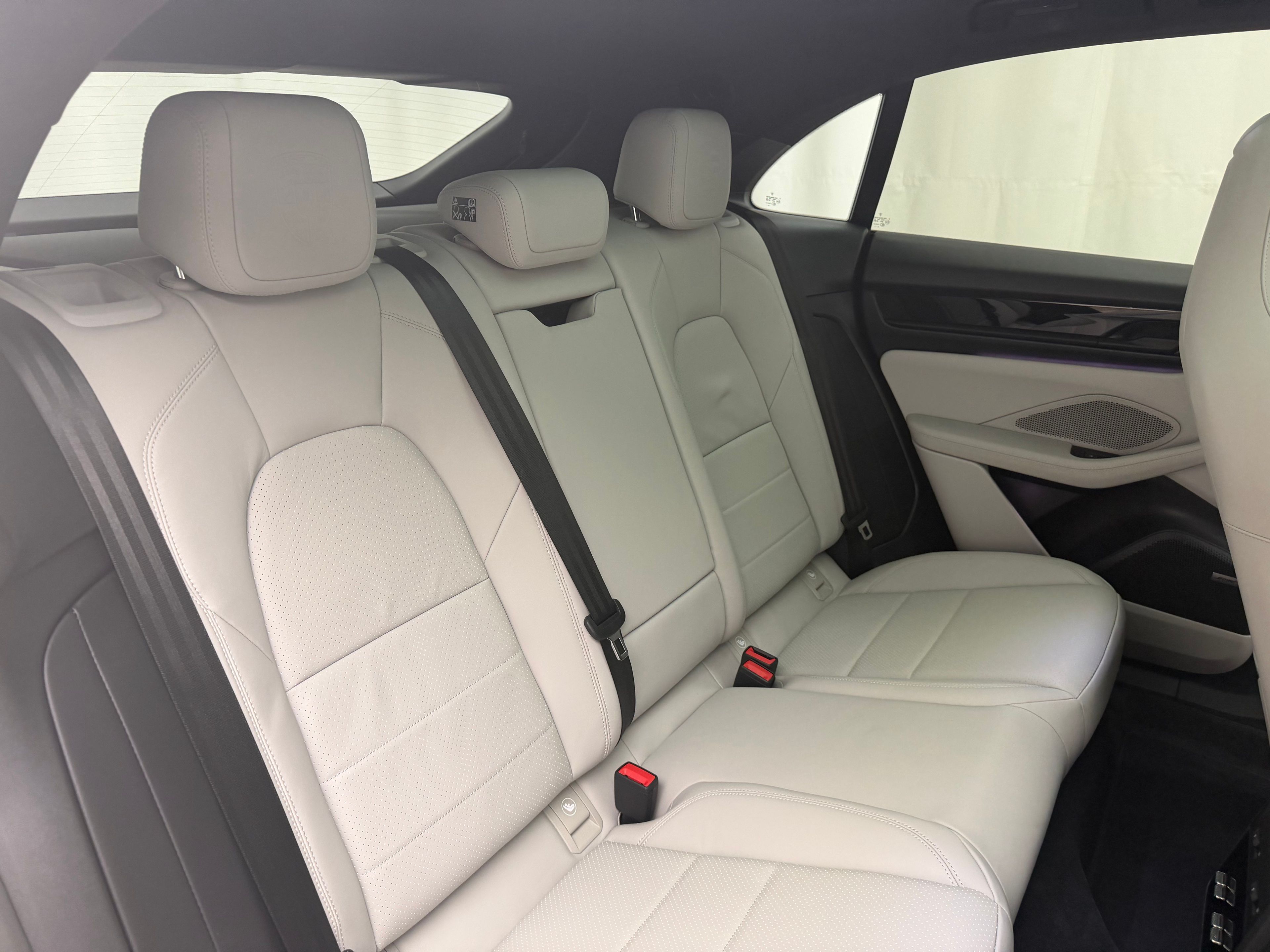 Thumbnail: 2025 Porsche Macan - 26