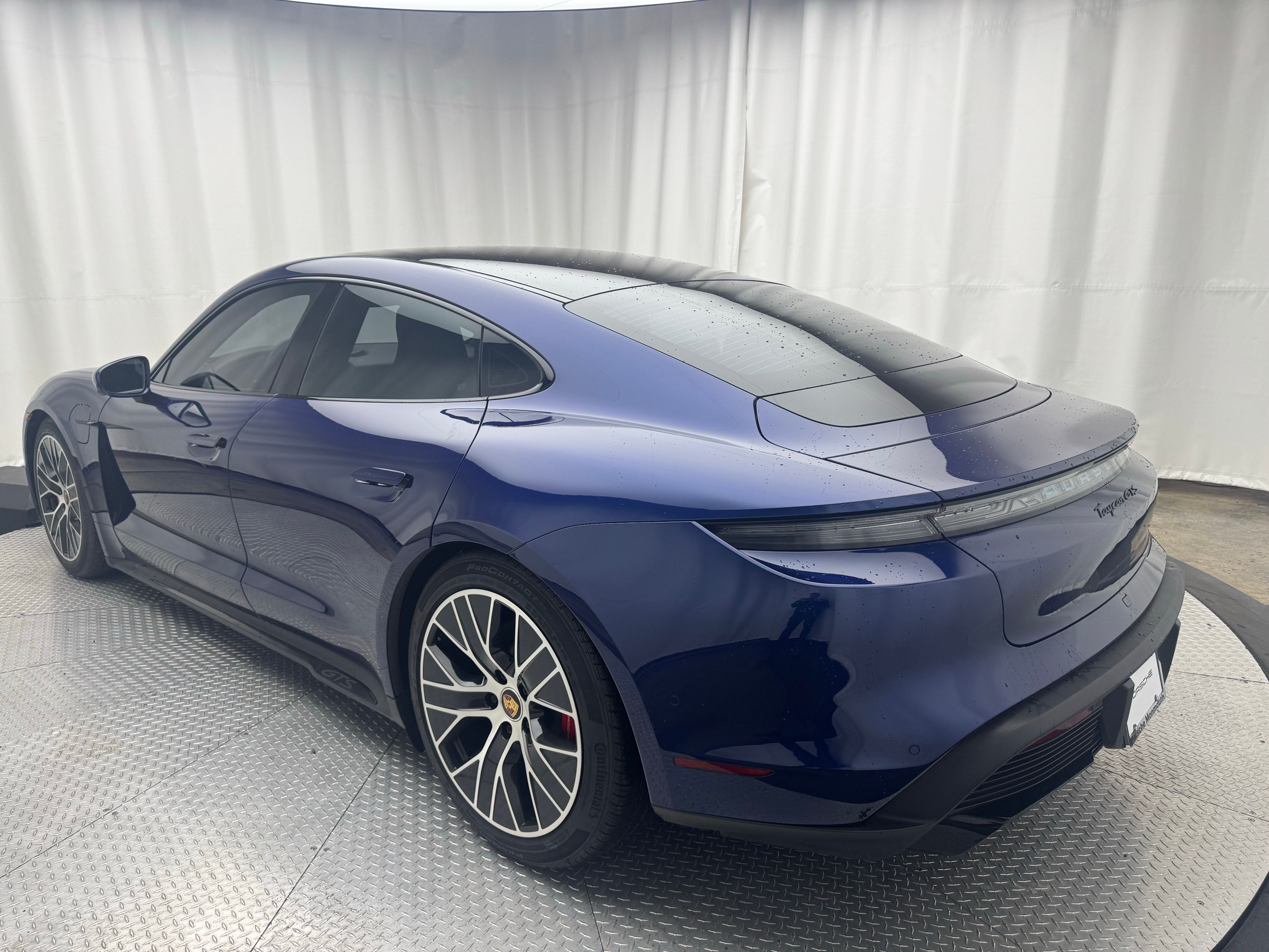 Thumbnail: 2023 Porsche Taycan - 3