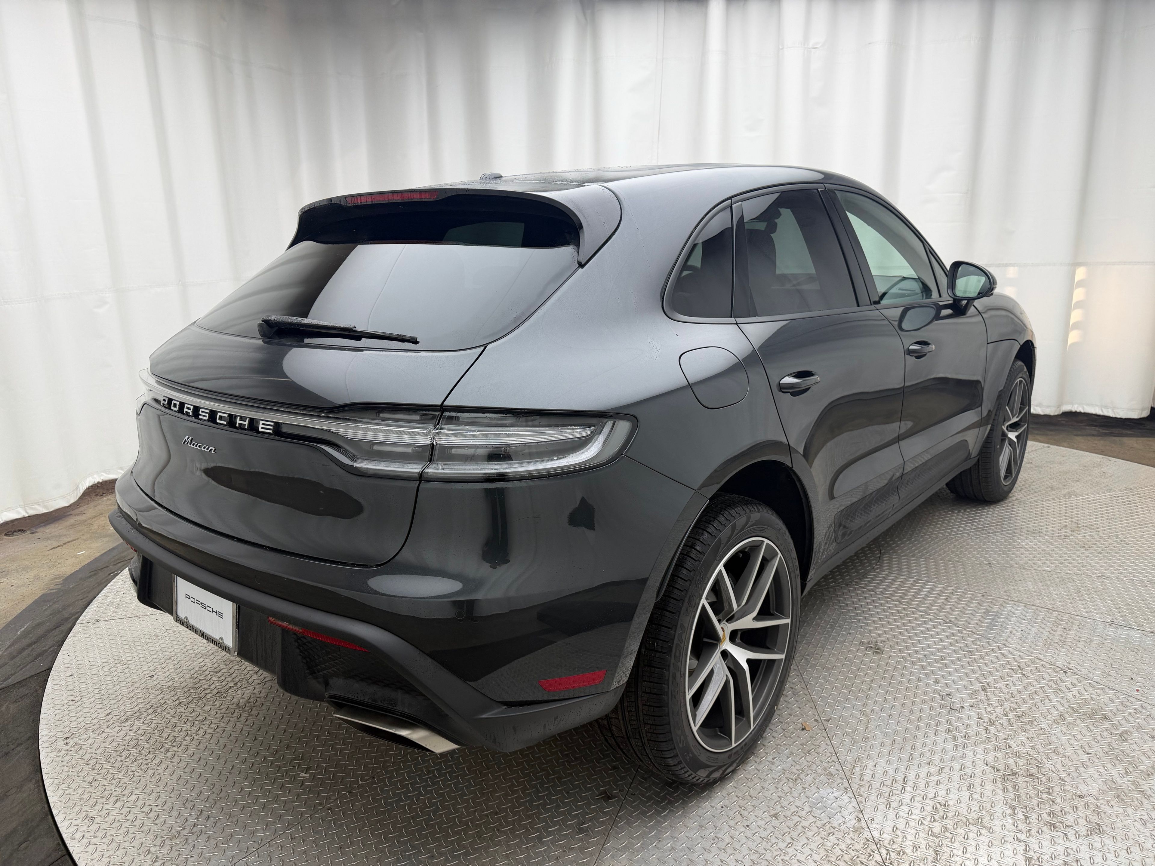Thumbnail: 2026 Porsche Macan - 10