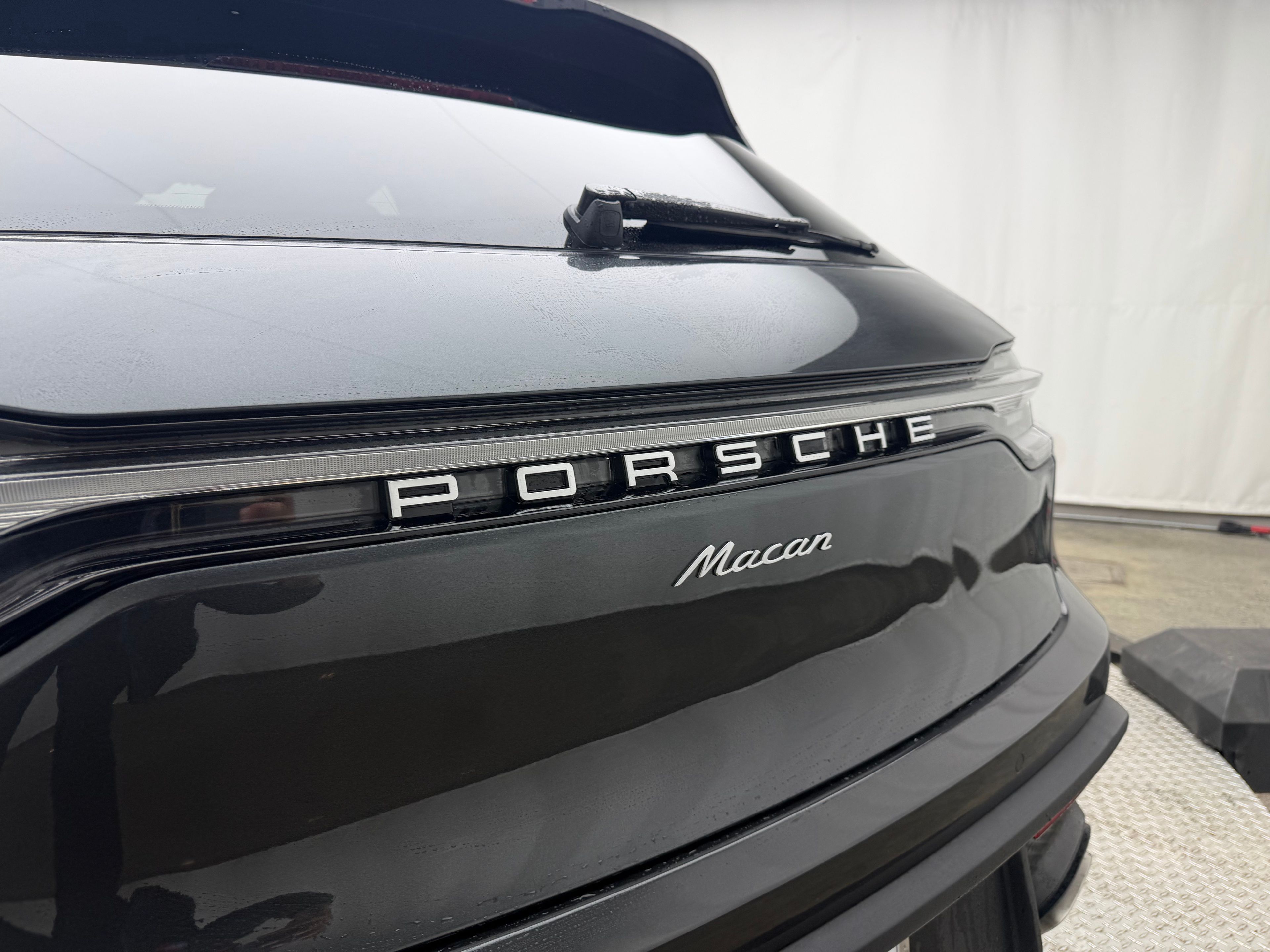 Thumbnail: 2026 Porsche Macan - 8