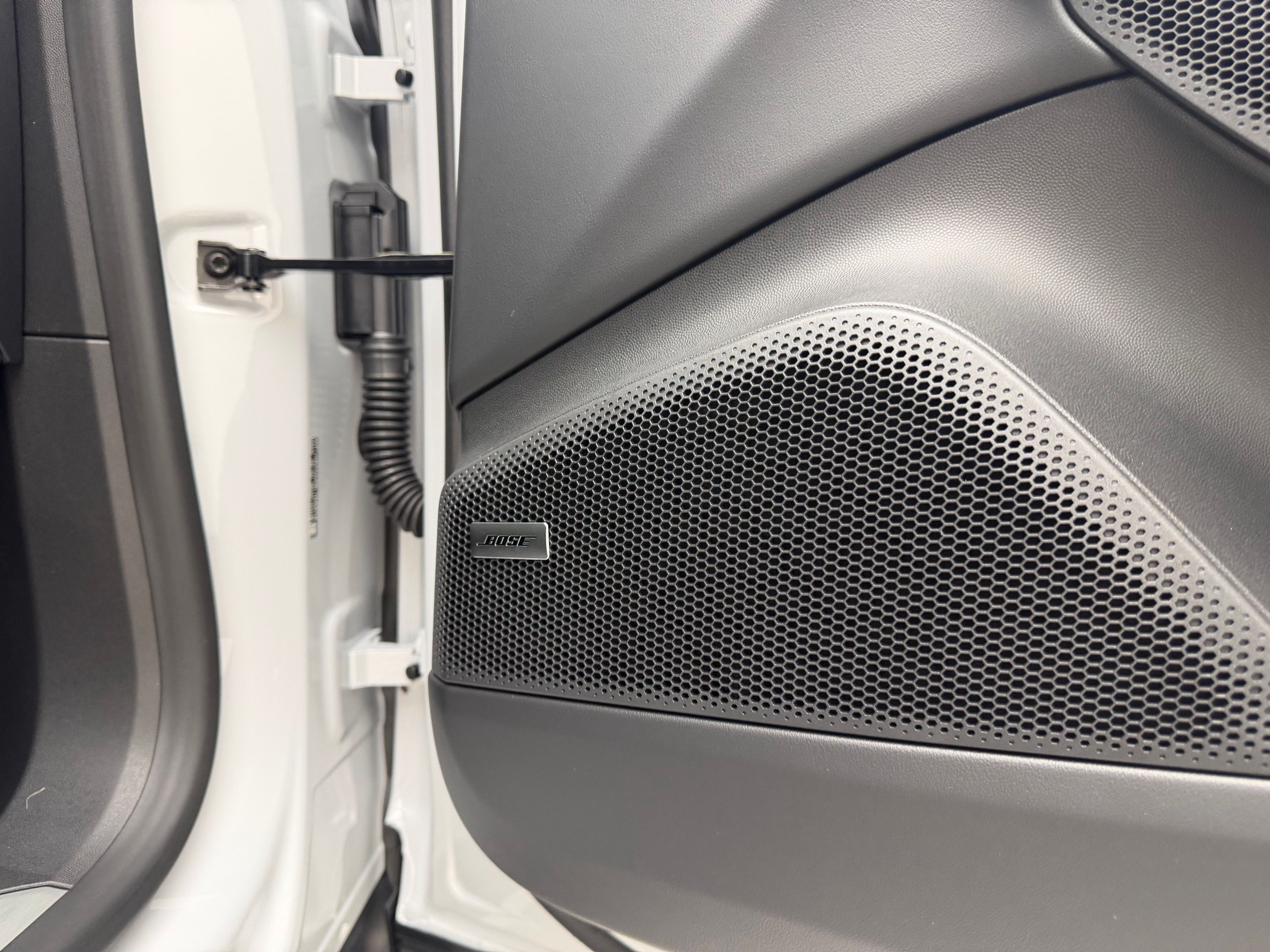 Thumbnail: 2025 Porsche Macan - 23