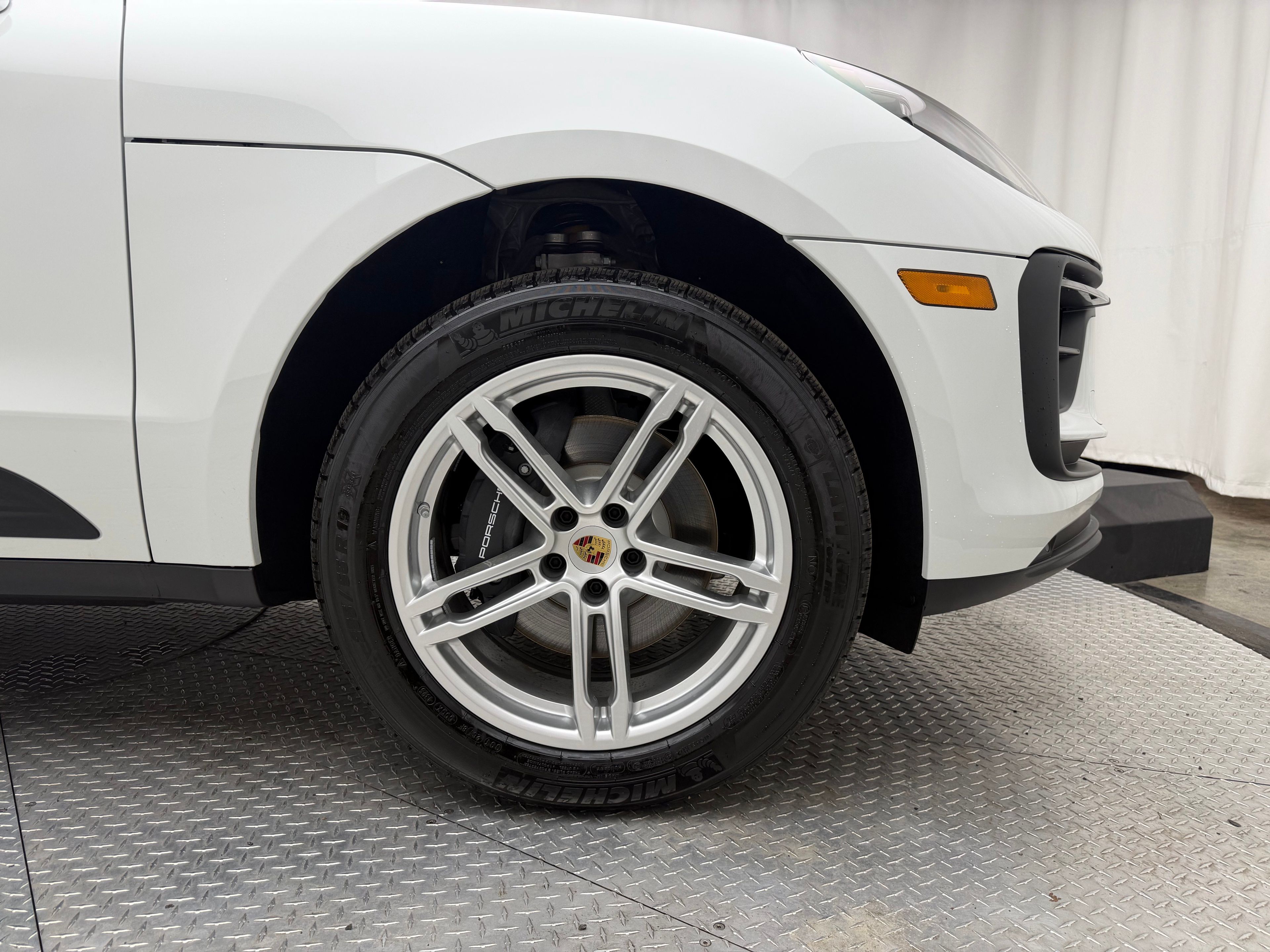 Thumbnail: 2026 Porsche Macan - 7