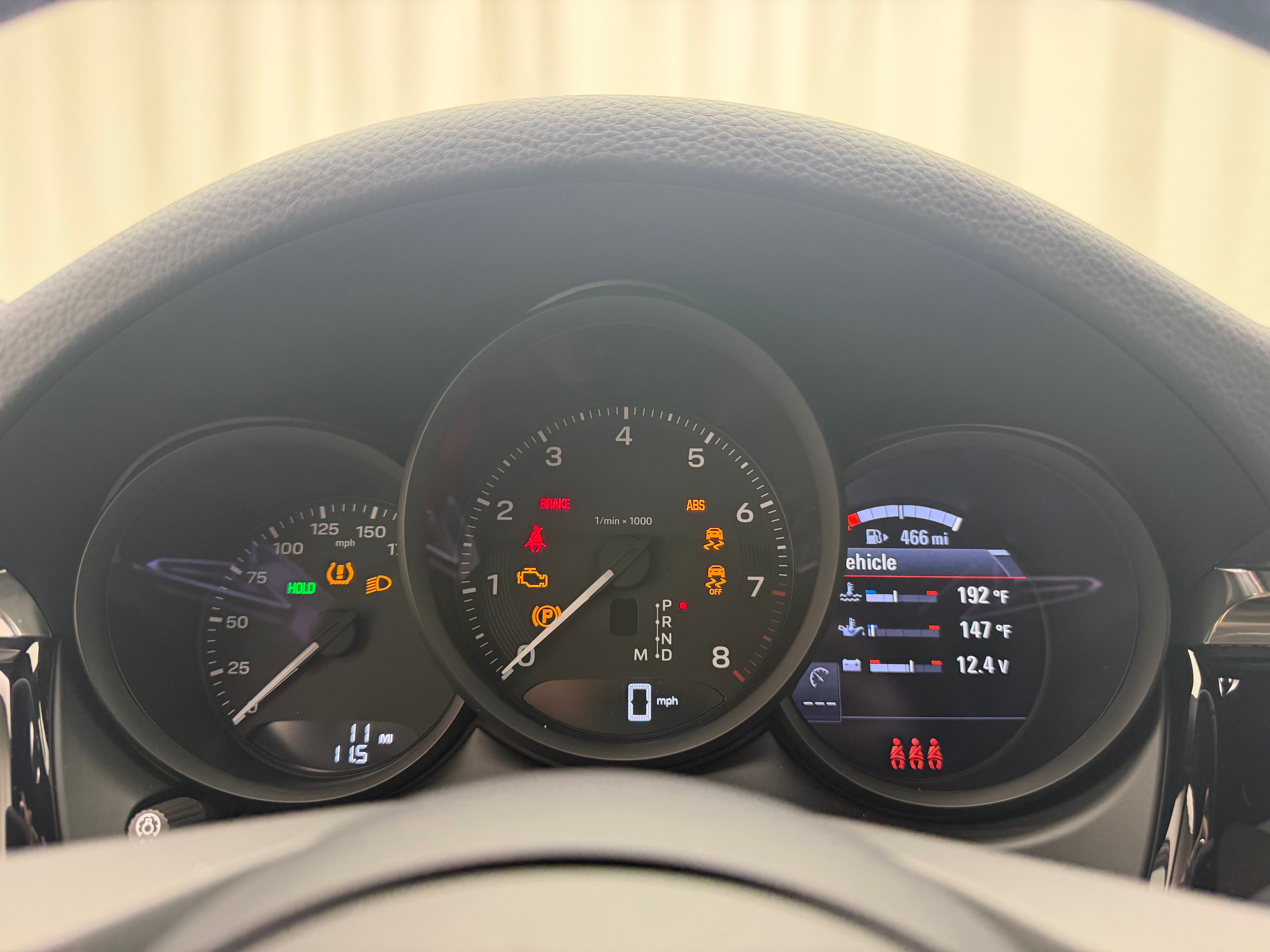 Thumbnail: 2026 Porsche Macan - 31