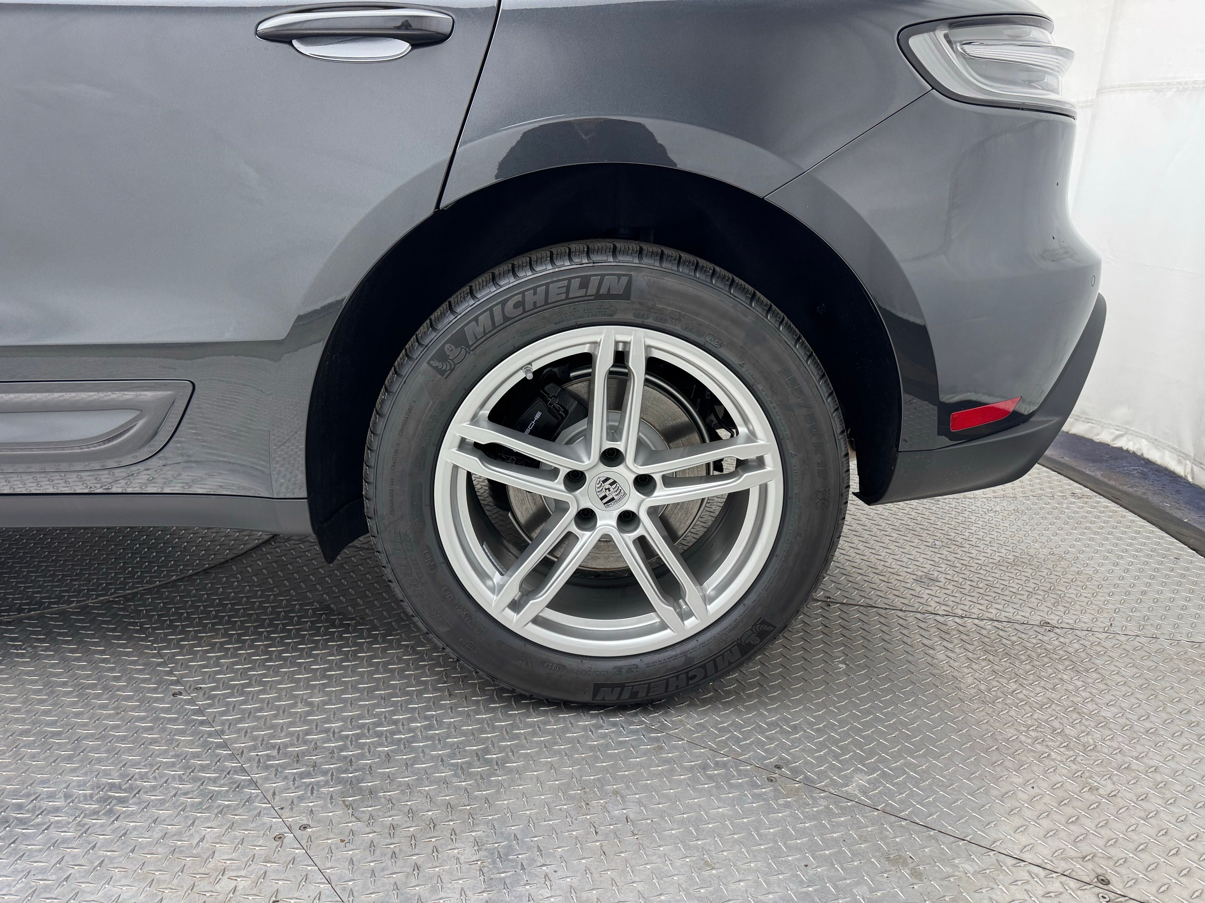 Thumbnail: 2026 Porsche Macan - 8