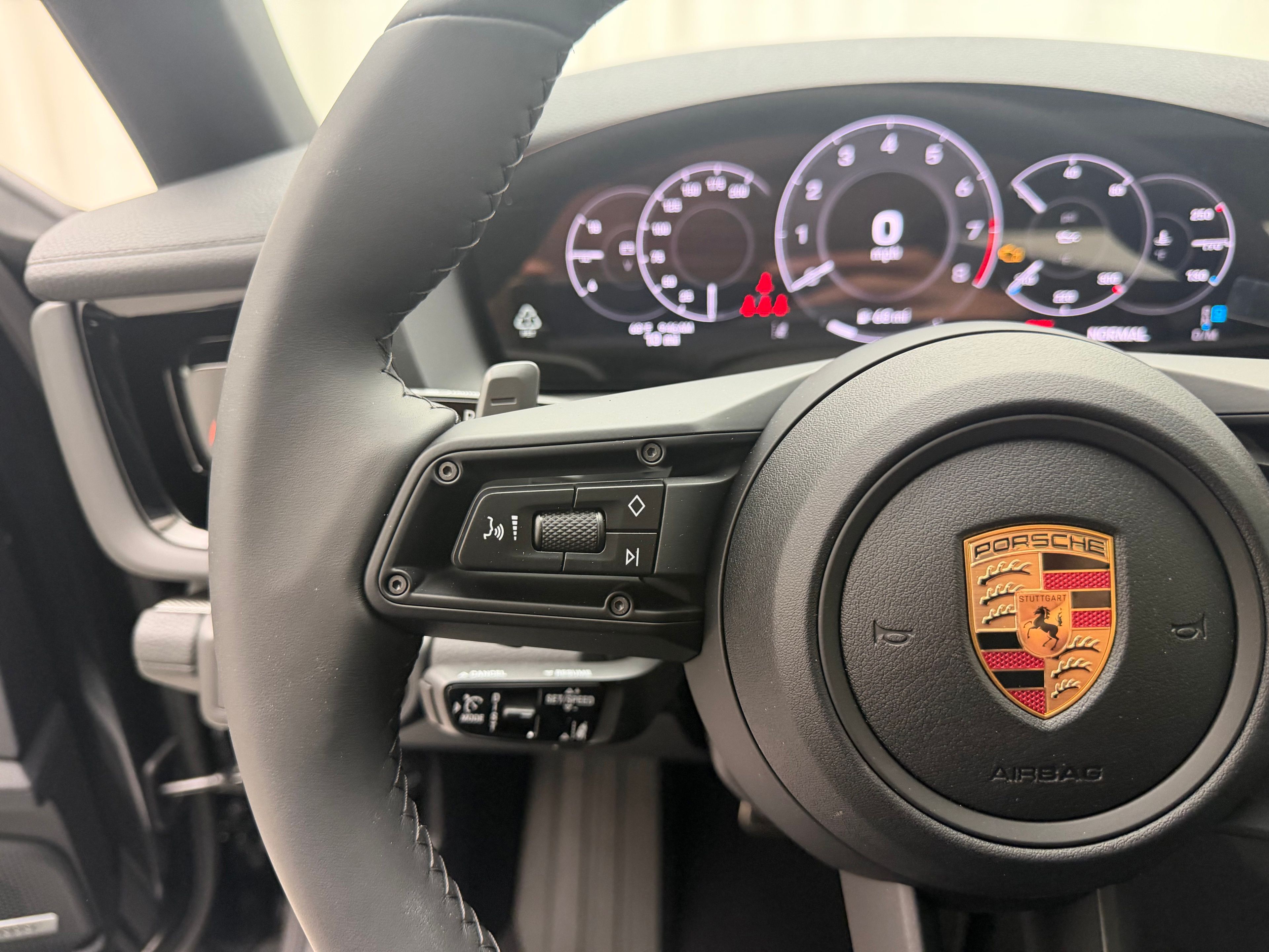 Thumbnail: 2026 Porsche Panamera - 28