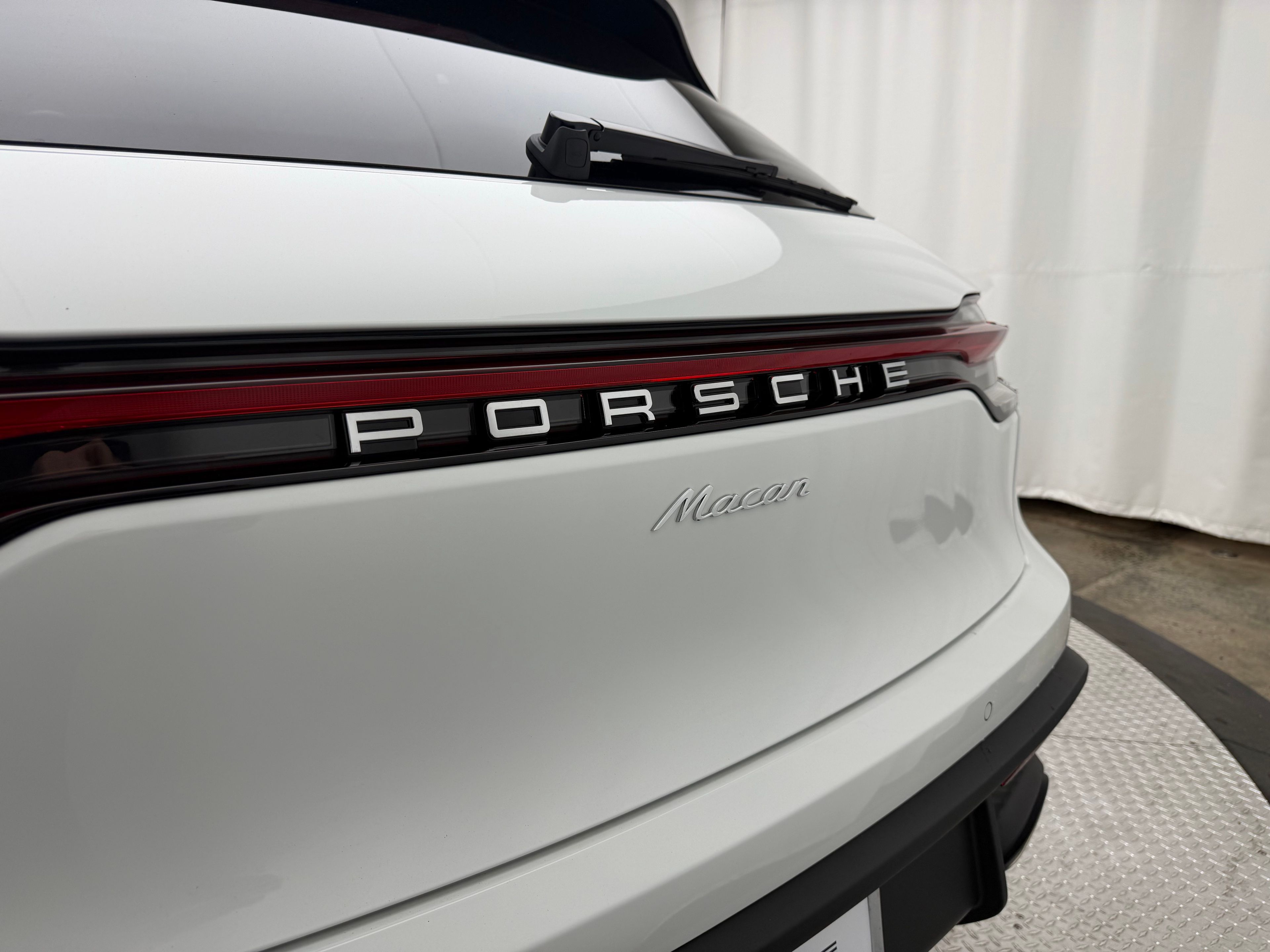 Thumbnail: 2026 Porsche Macan - 14