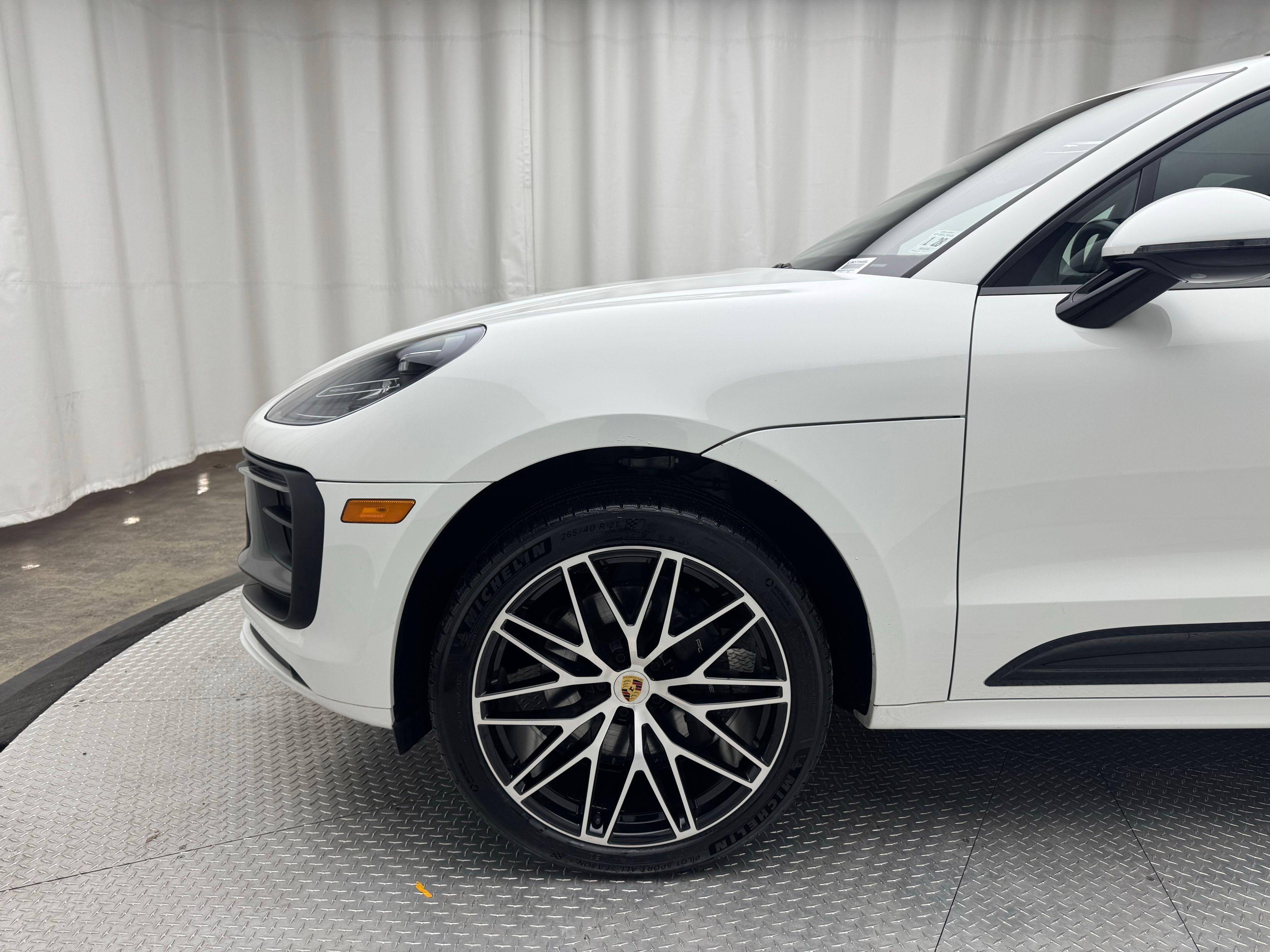 Thumbnail: 2023 Porsche Macan - 5