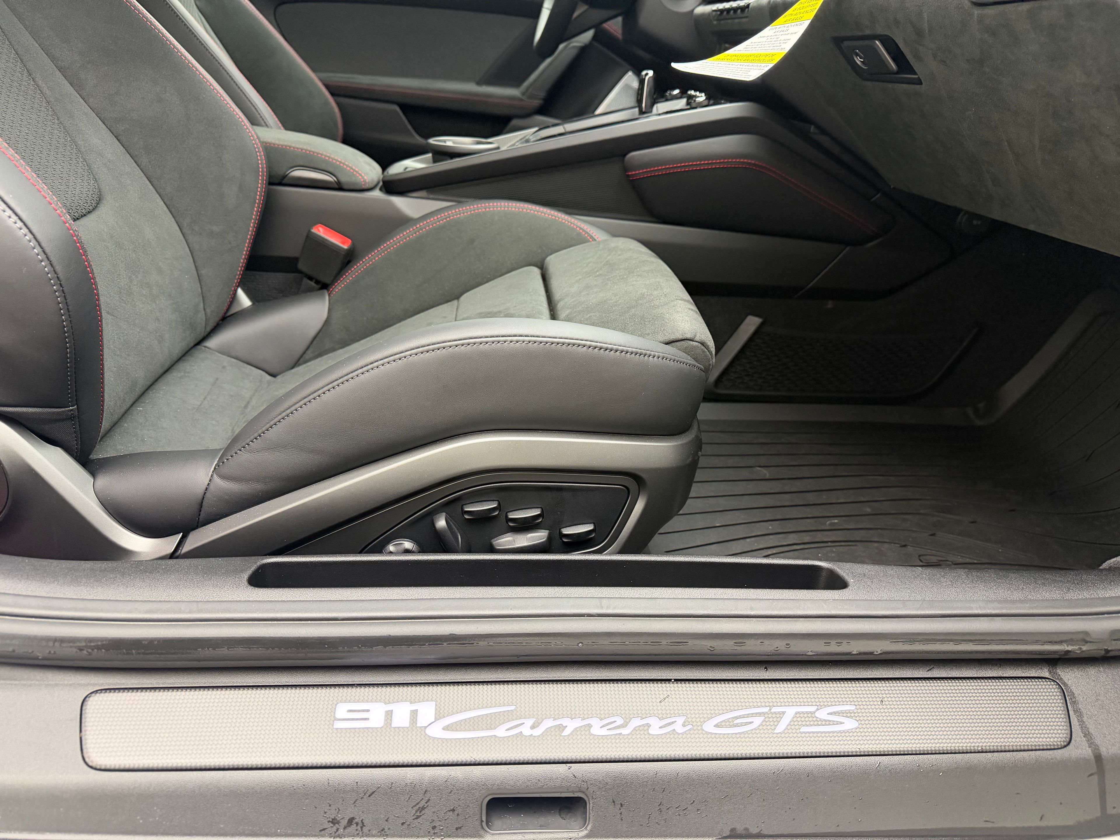 Thumbnail: 2026 Porsche 911 - 24