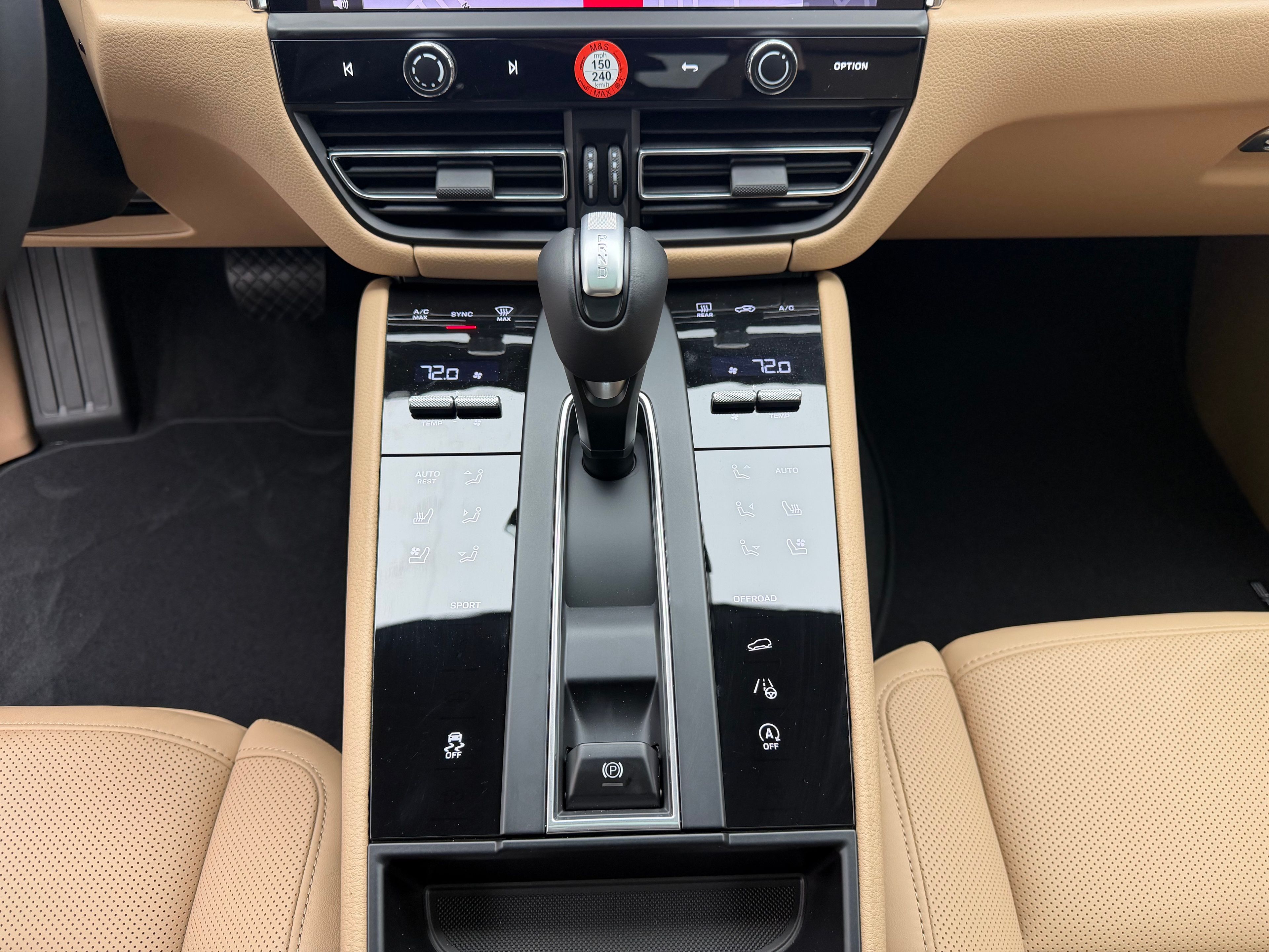 Thumbnail: 2026 Porsche Macan - 29