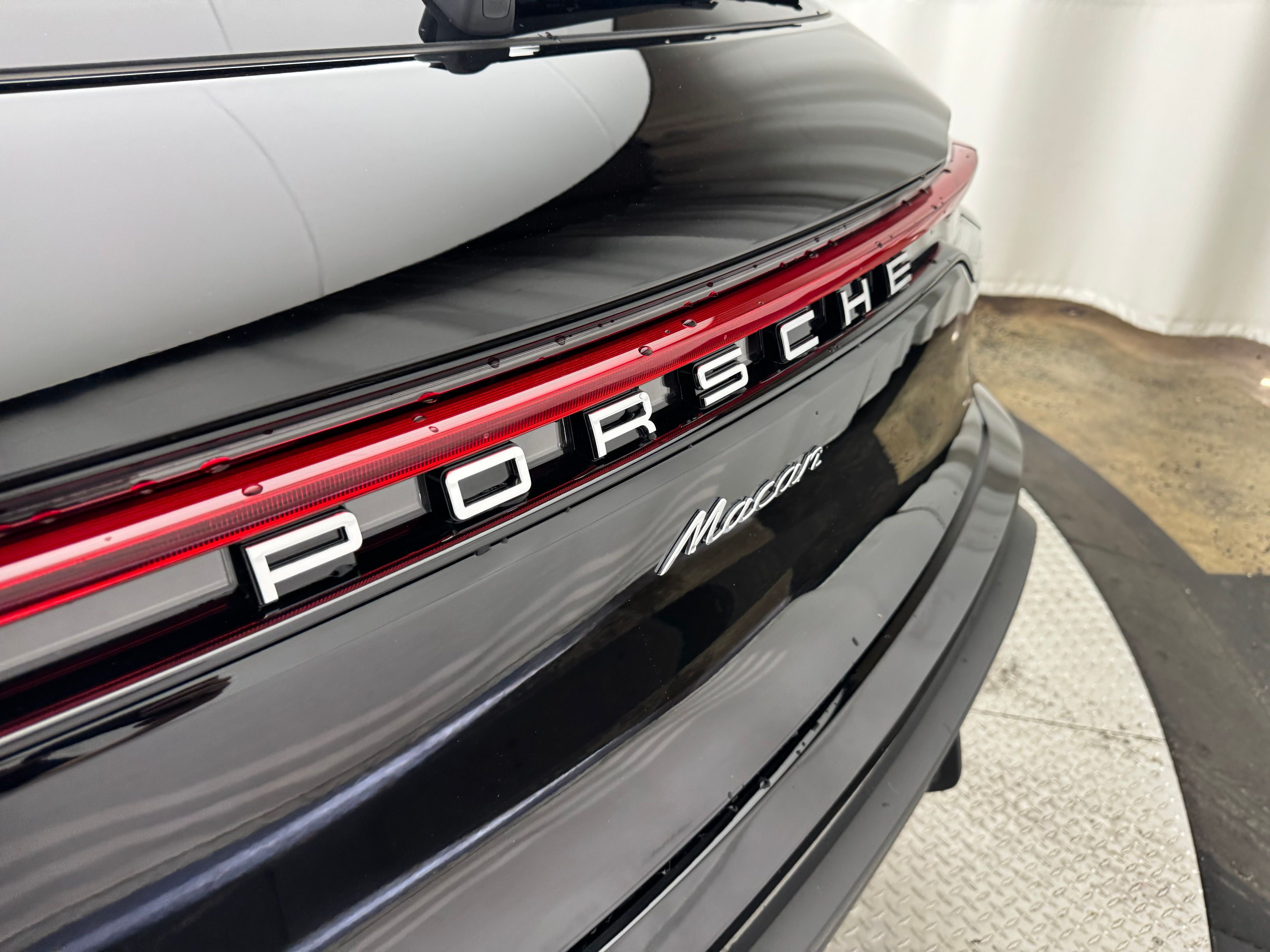 Thumbnail: 2026 Porsche Macan - 11