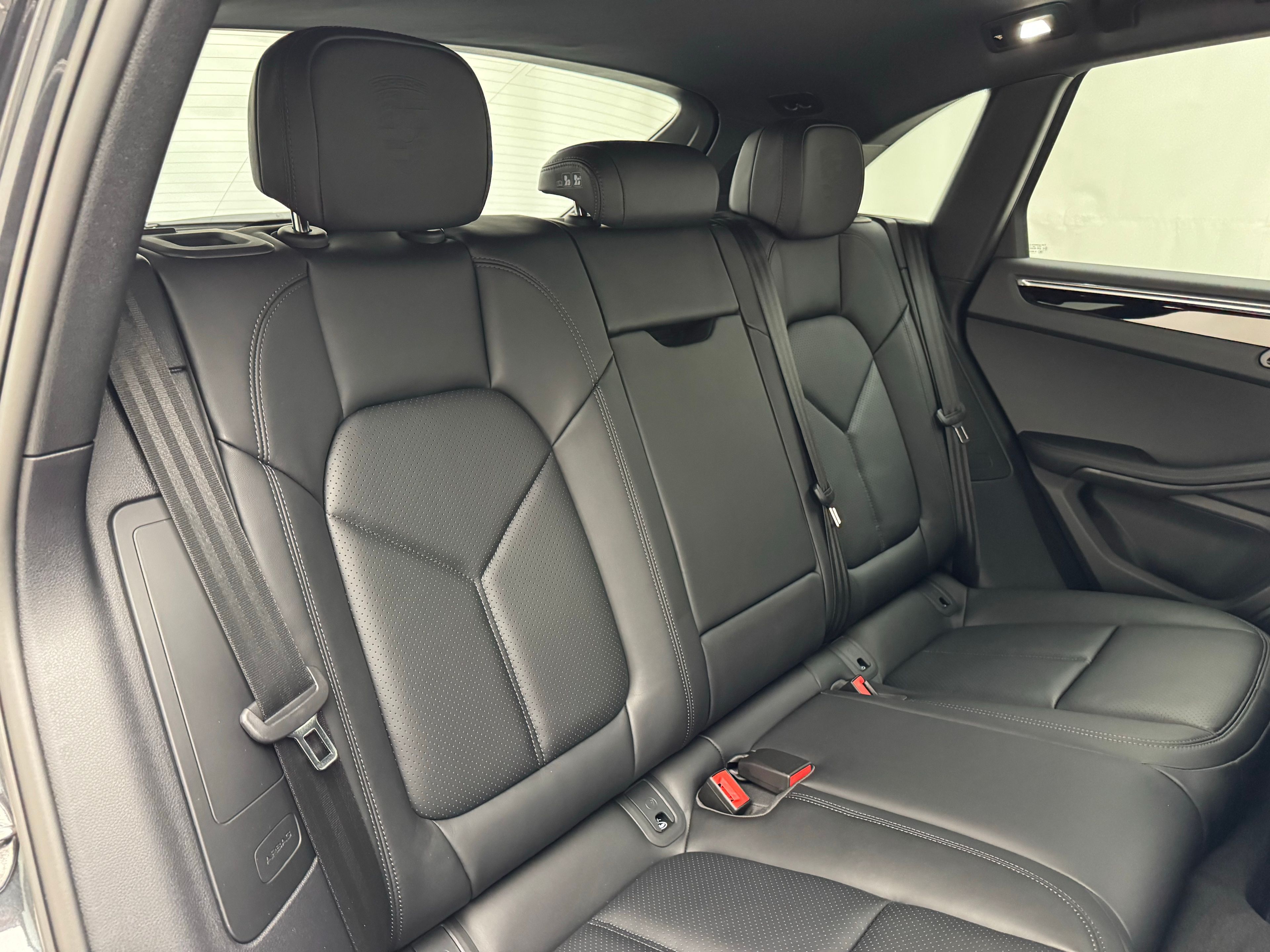 Thumbnail: 2026 Porsche Macan - 19