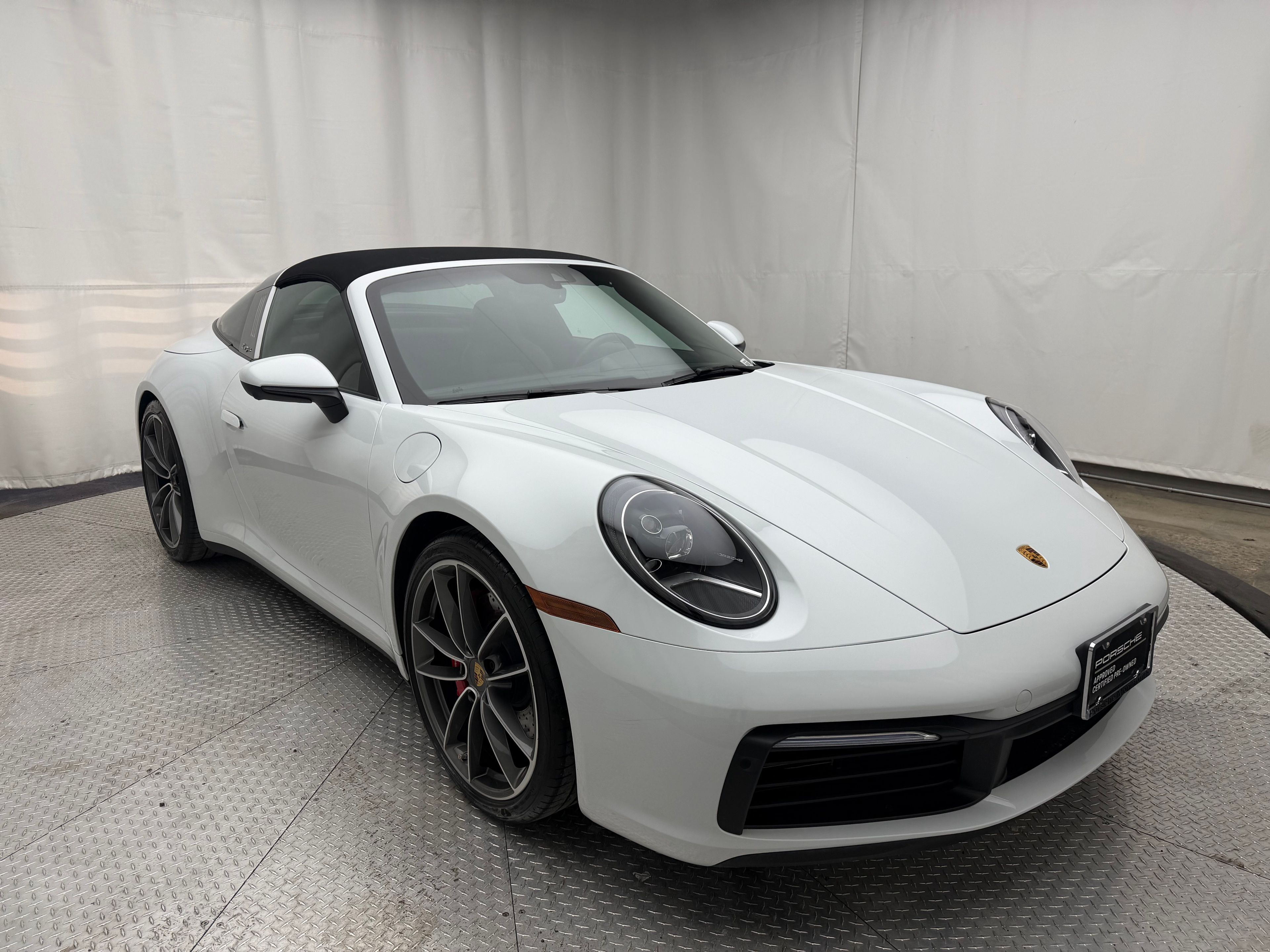 Thumbnail: 2023 Porsche 911 - 17