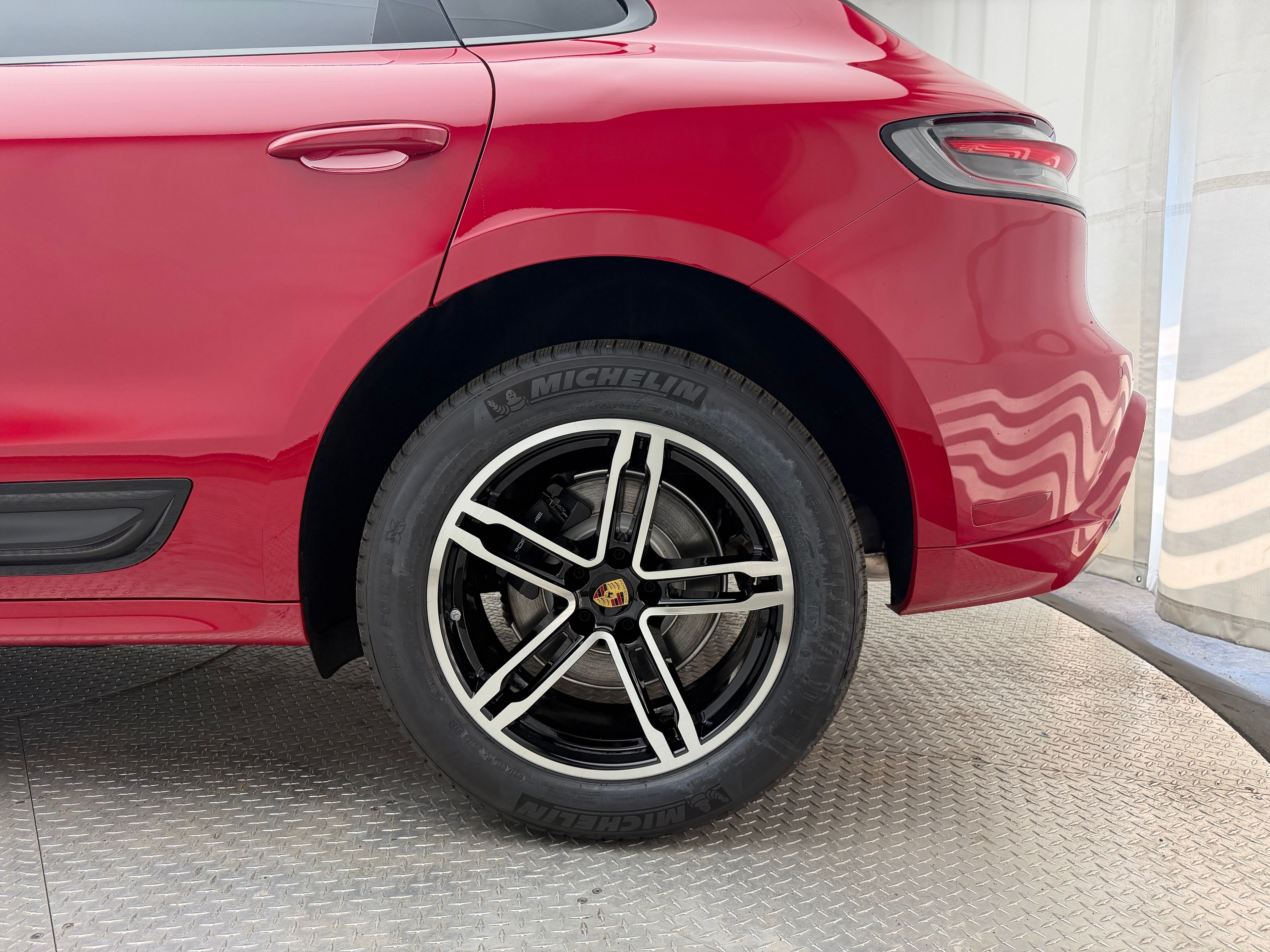 Thumbnail: 2026 Porsche Macan - 9