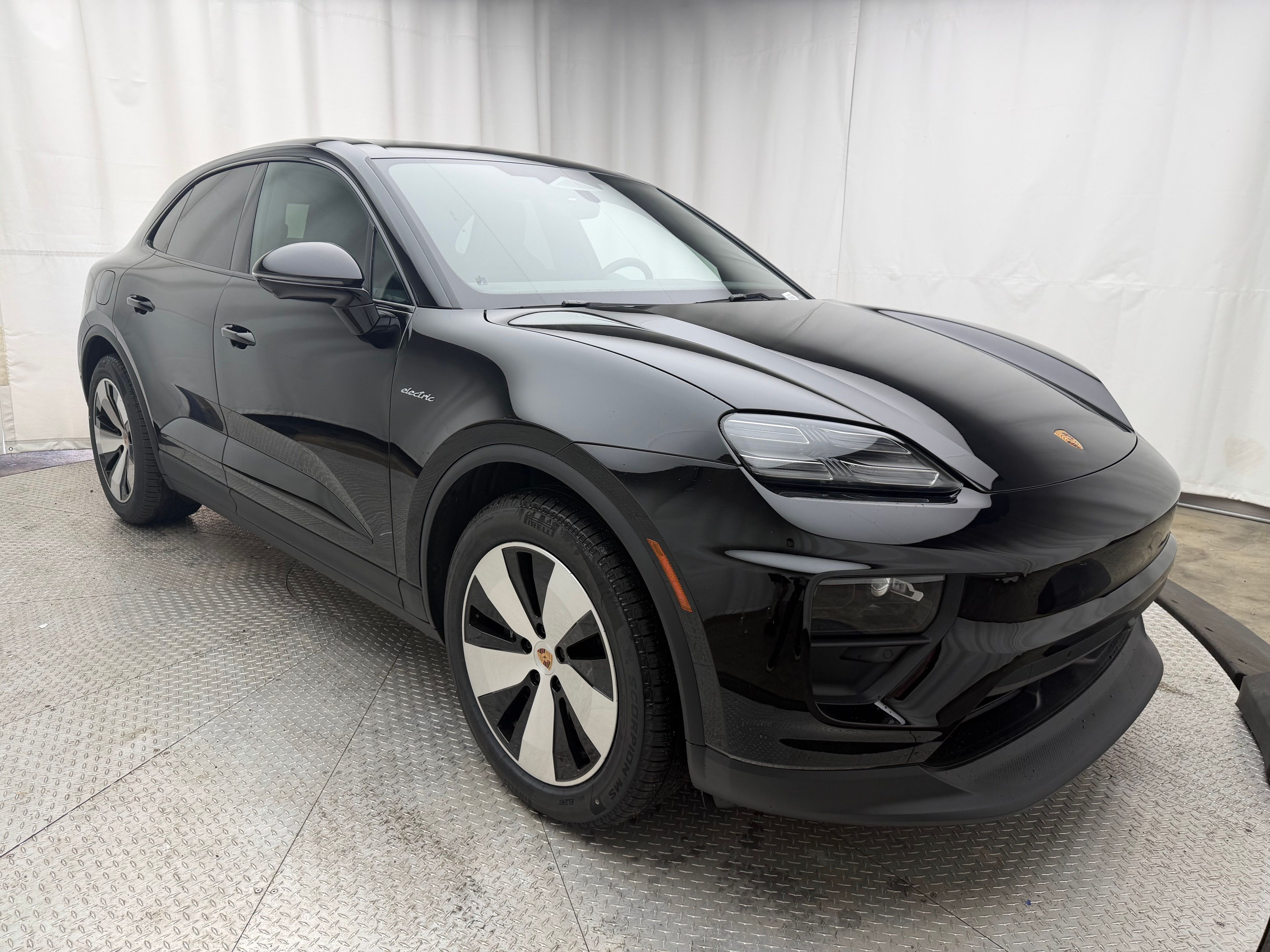 Thumbnail: 2026 Porsche Macan - 18