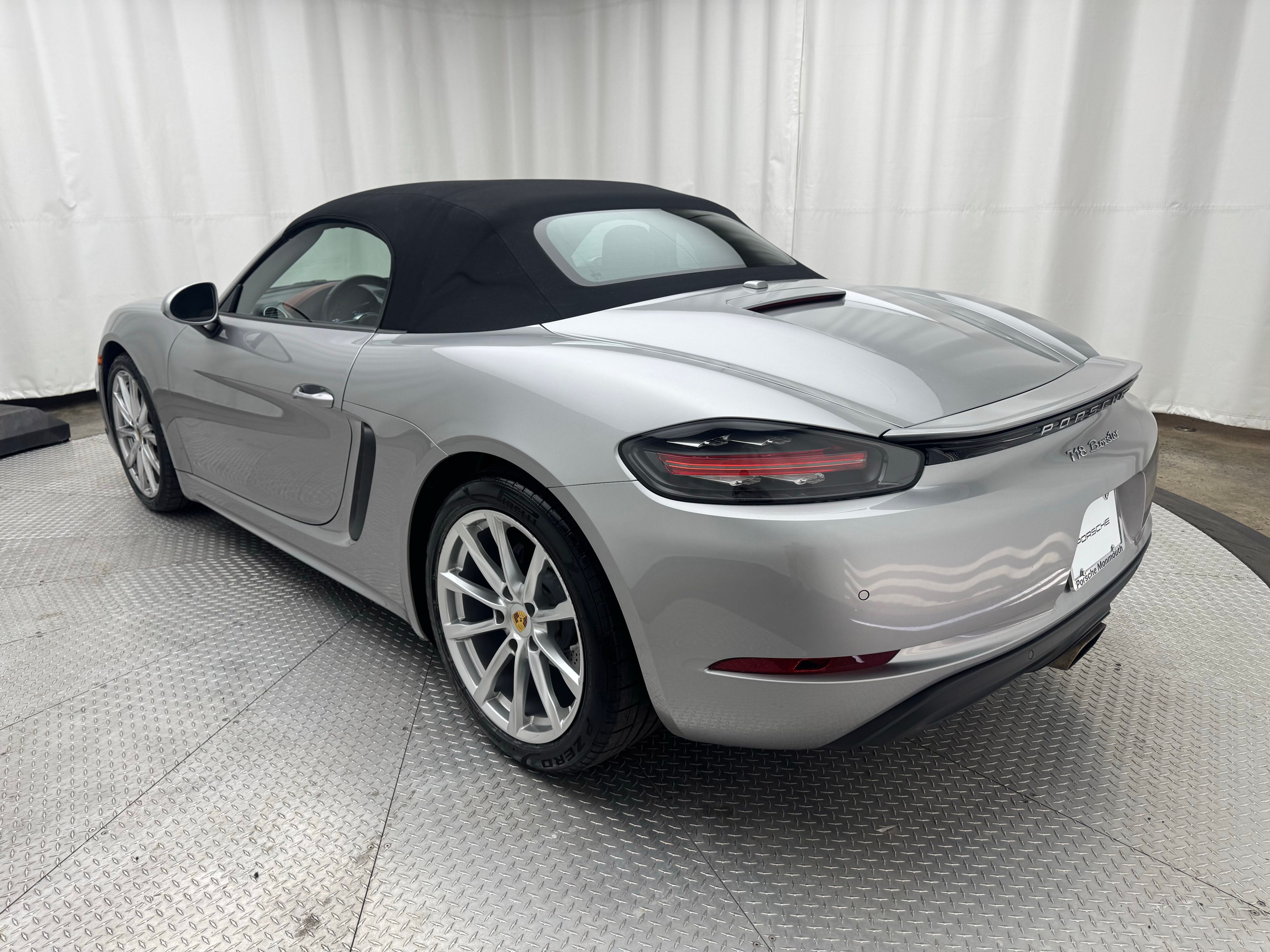 Thumbnail: 2017 Porsche 718 Boxster - 3