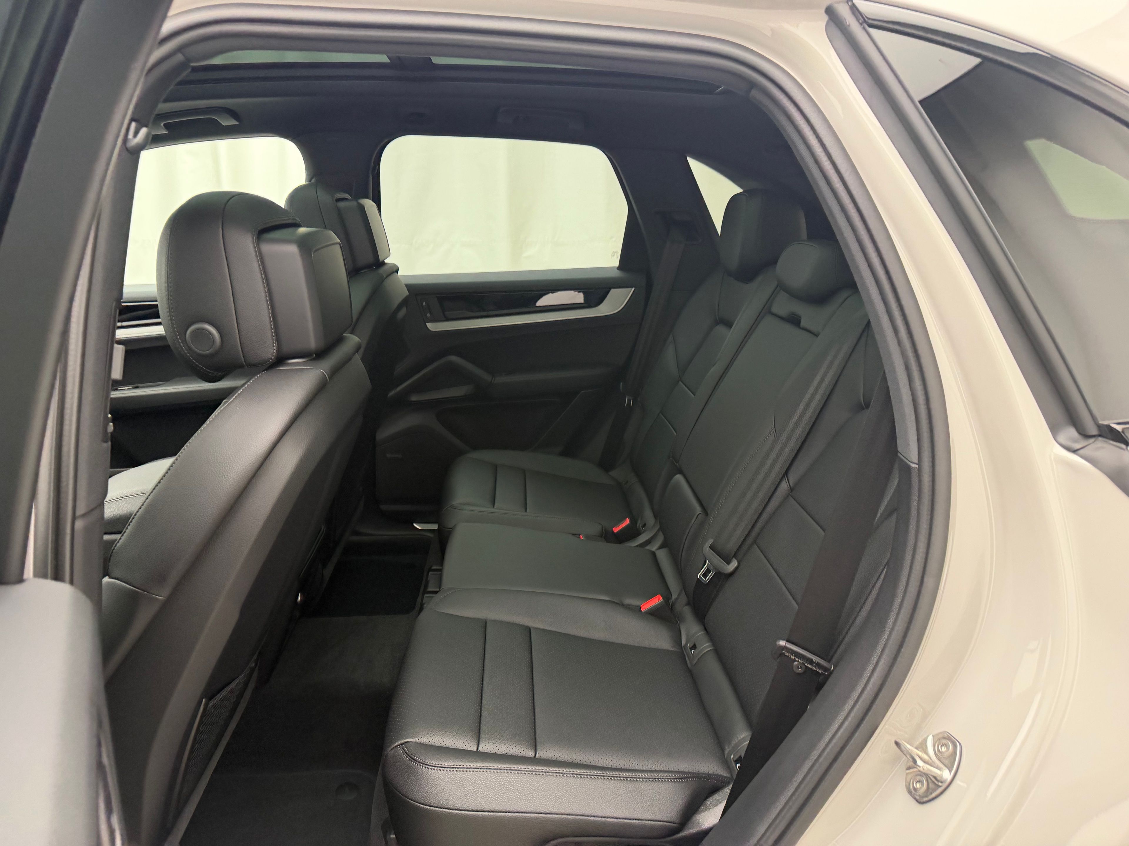 Thumbnail: 2026 Porsche Cayenne - 29