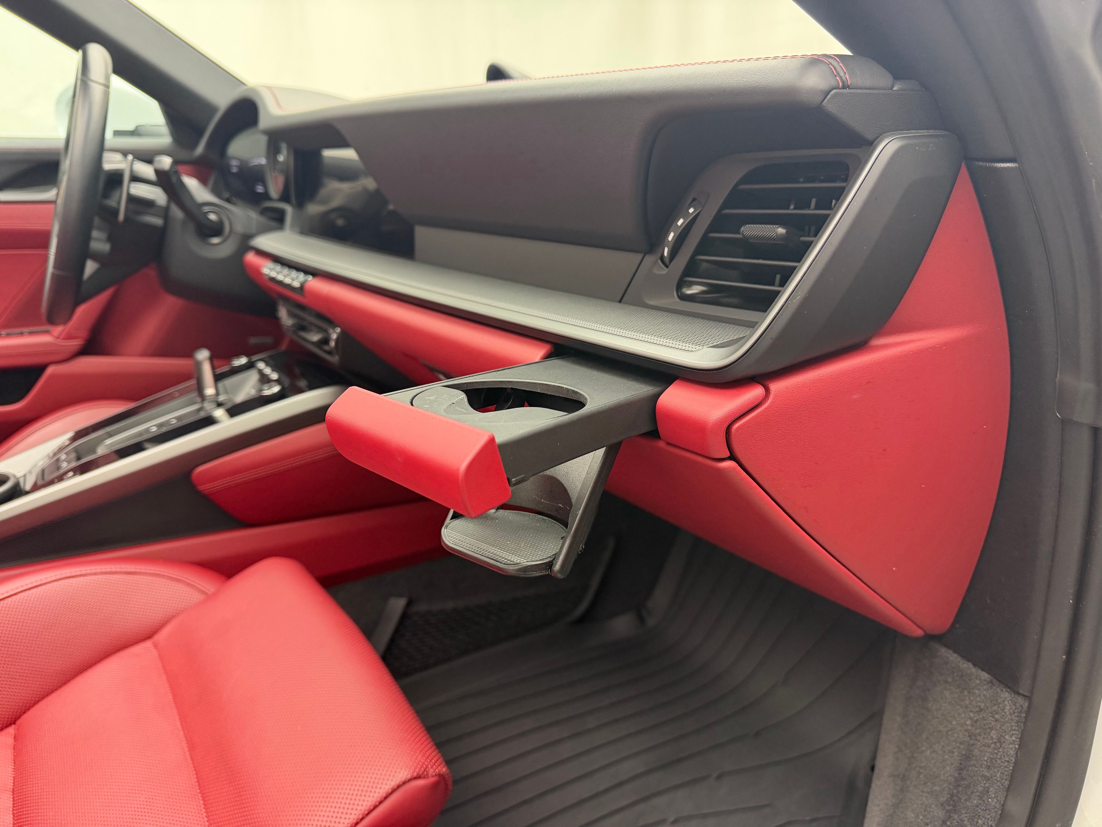 Thumbnail: 2023 Porsche 911 - 28