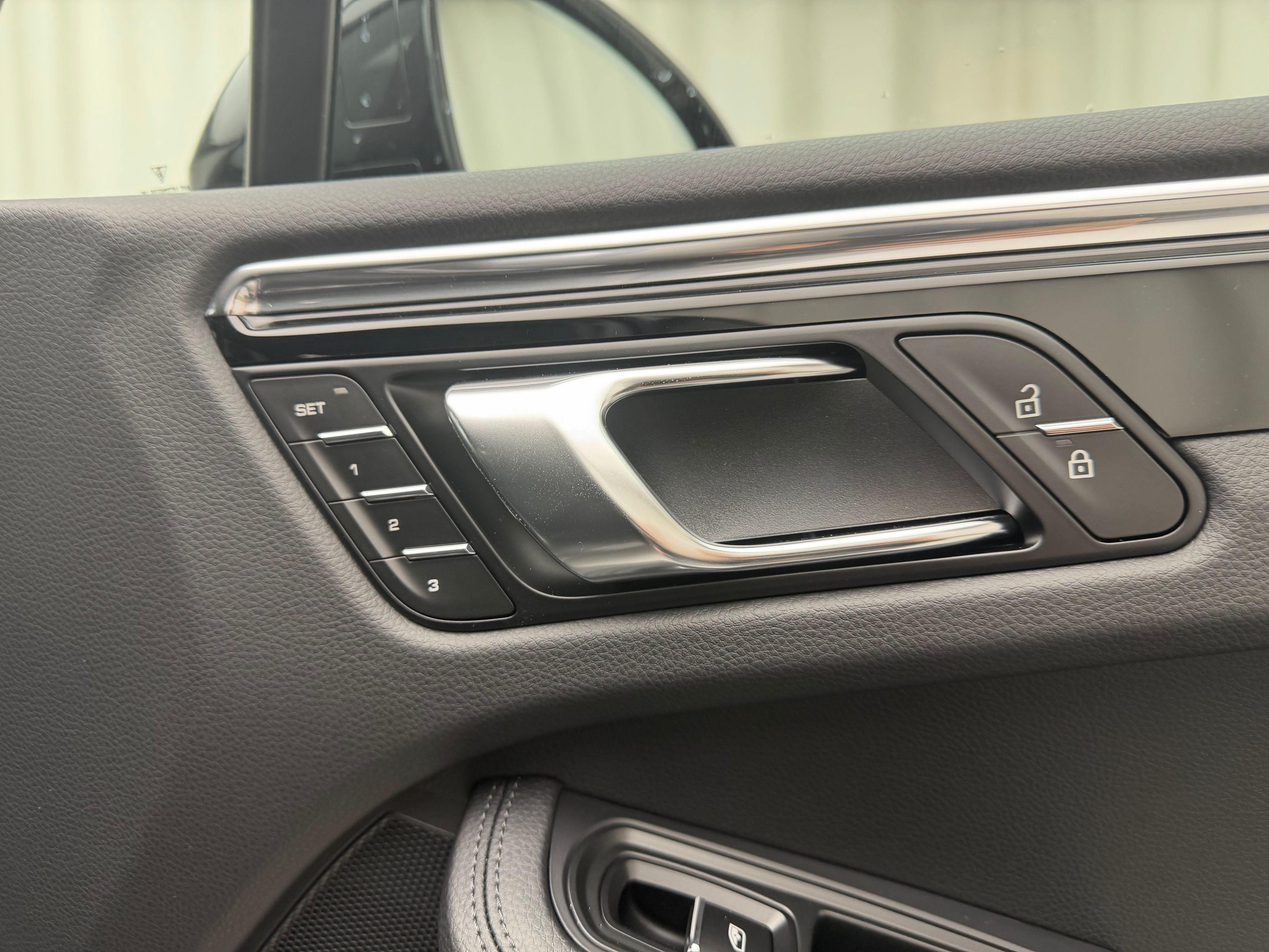 Thumbnail: 2026 Porsche Macan - 22