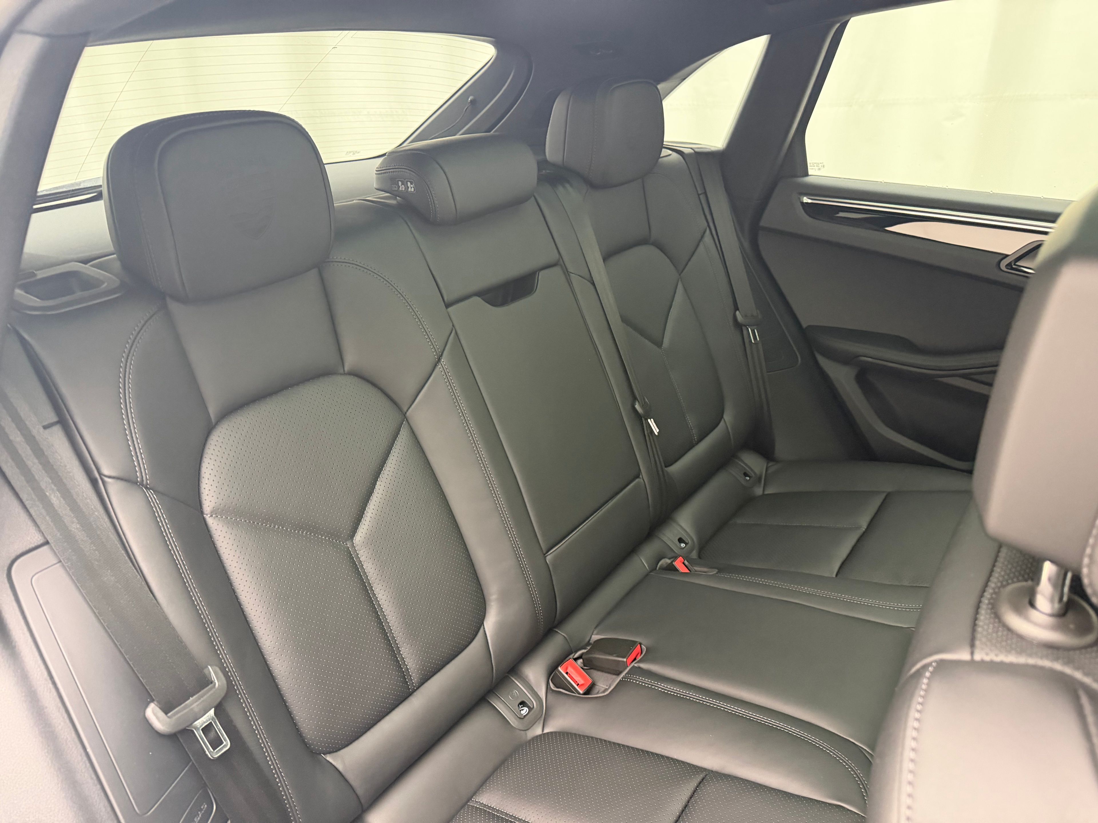 Thumbnail: 2026 Porsche Macan - 24