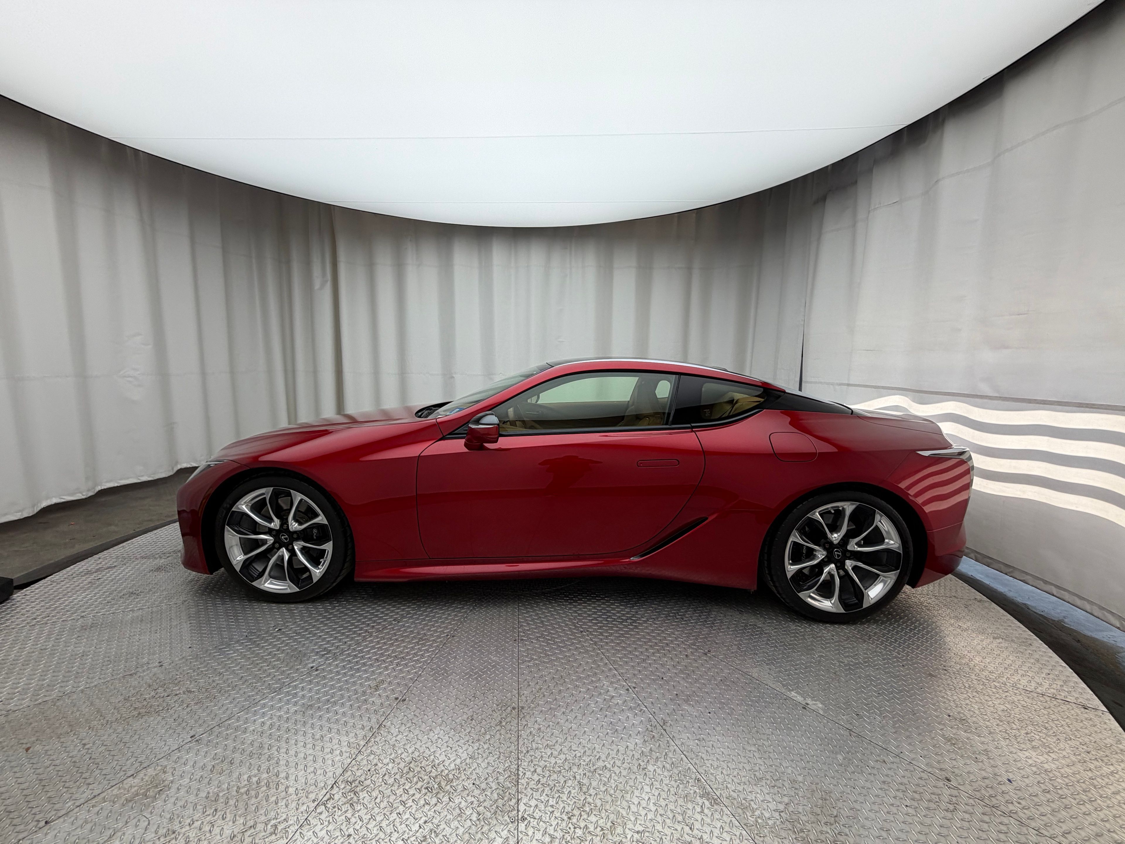 Thumbnail: 2018 Lexus LC - 2