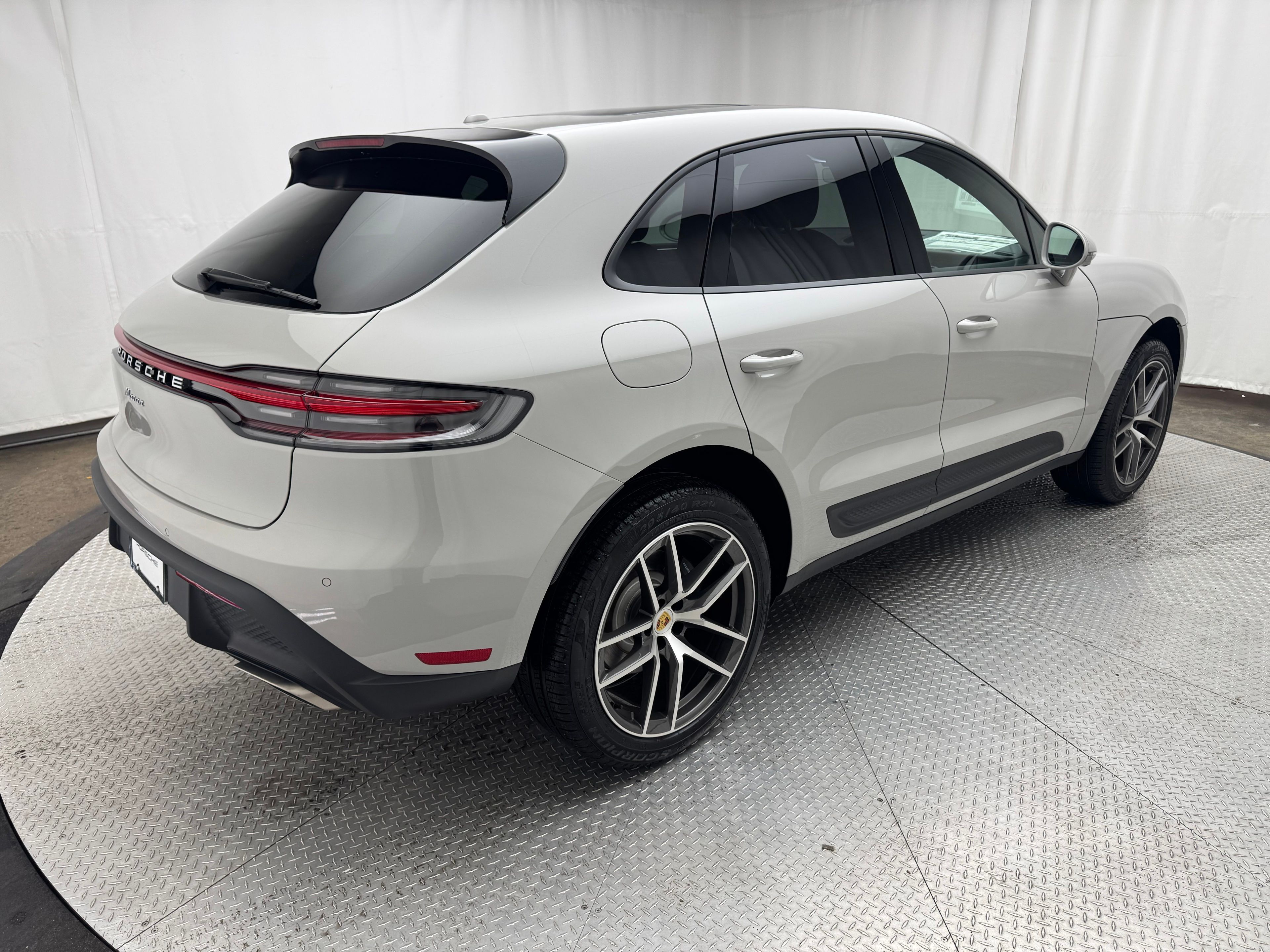 Thumbnail: 2026 Porsche Macan - 13